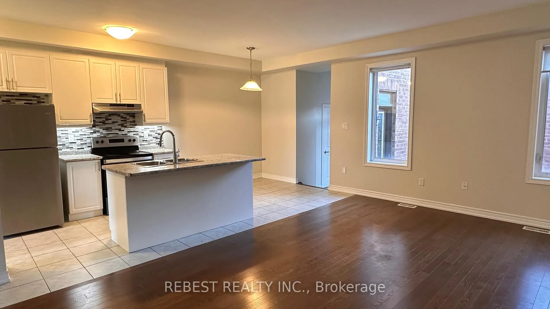 Photo 5 of 220 Coronation Road, Whitby, Williamsburg — HOMEH
