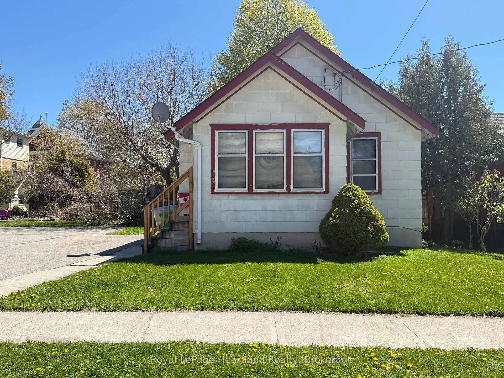 Photo 1 of 15 Nelson Street W, Goderich, Goderich (Town) — HOMEH