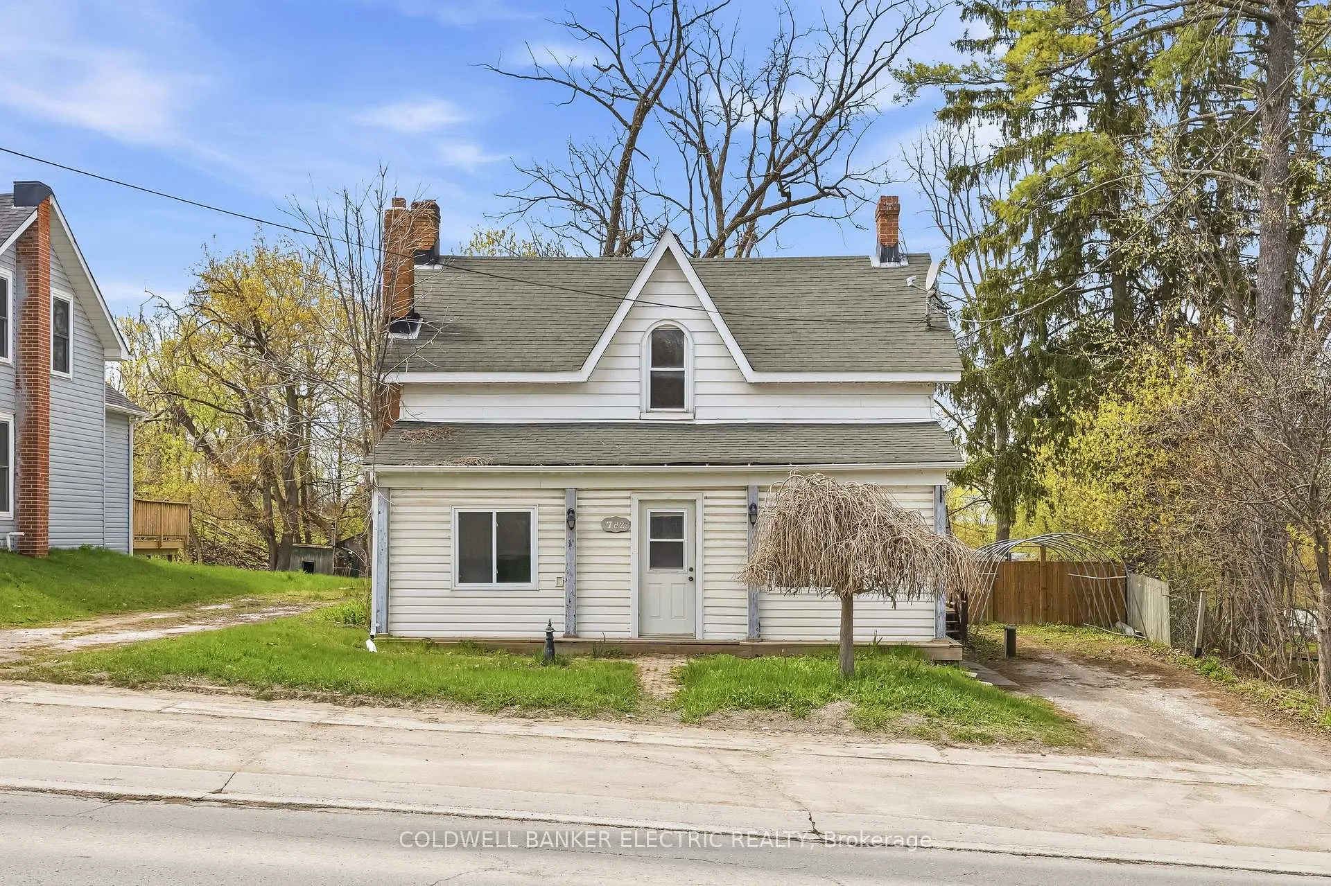 Front of 782 Ward Street