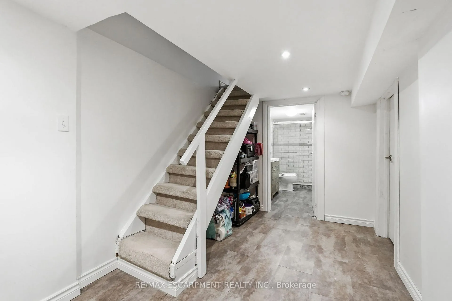 Photo 28 of 44 Whitfield Avenue, Hamilton, Industrial Sector — HOMEH