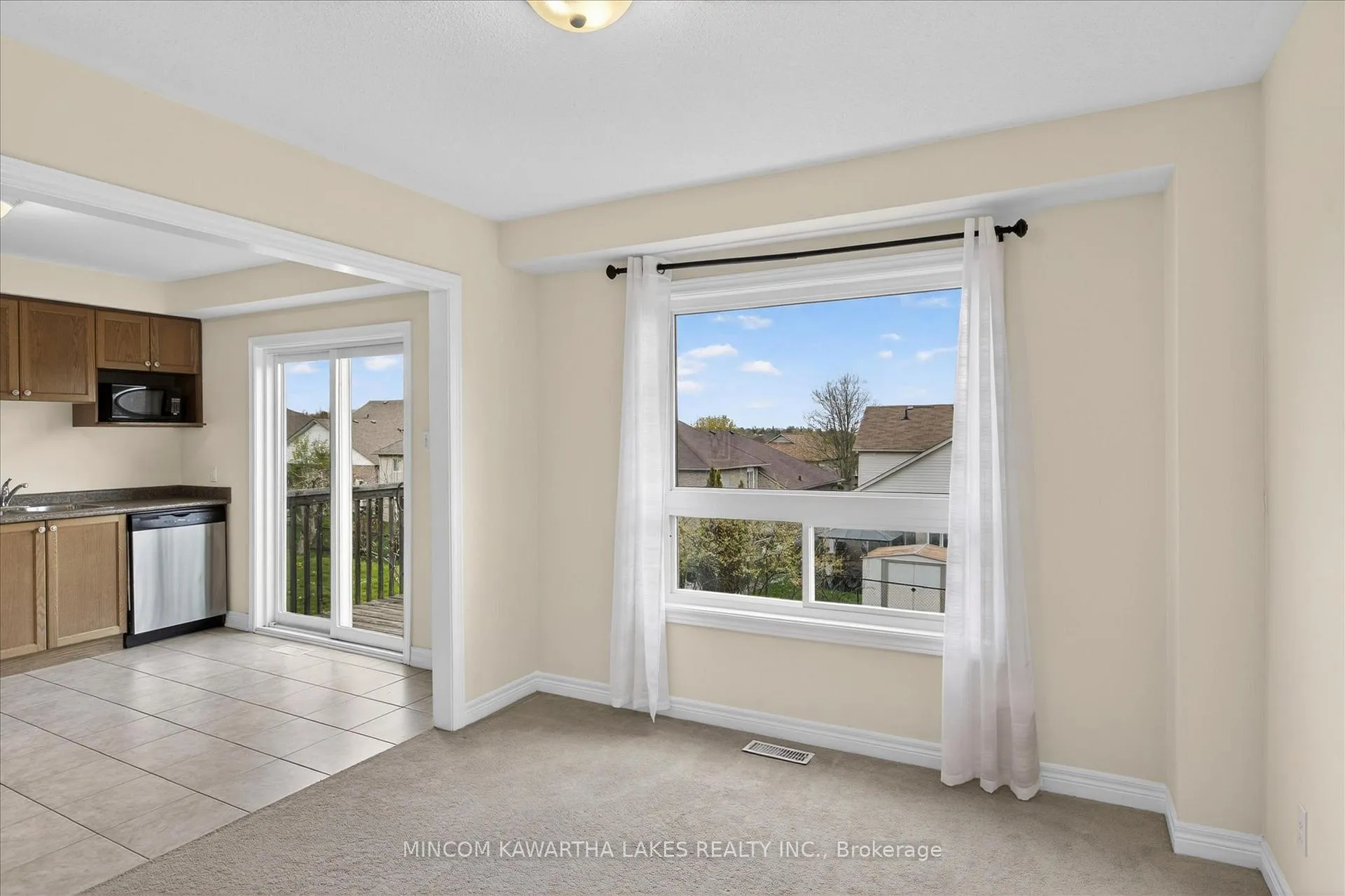 Photo 12 of 110 Farrier Crescent NE, Peterborough — HOMEH