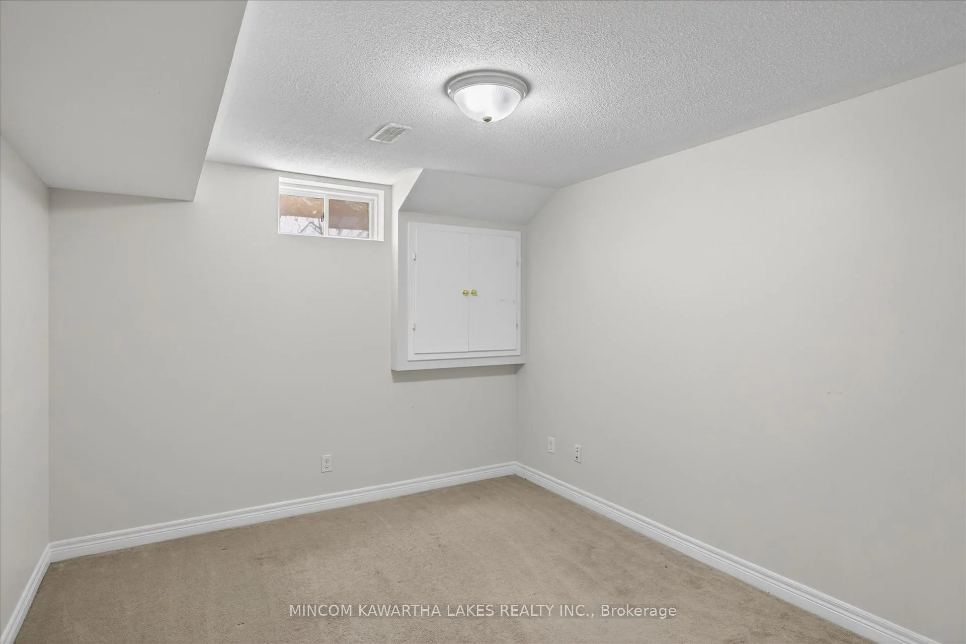 Photo 36 of 110 Farrier Crescent NE, Peterborough — HOMEH