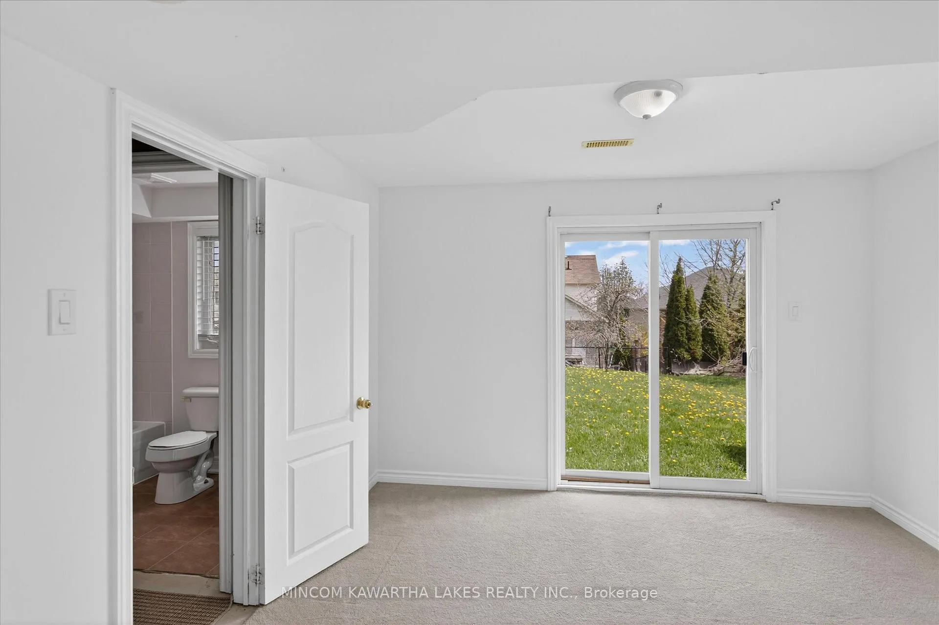 Photo 40 of 110 Farrier Crescent NE, Peterborough — HOMEH