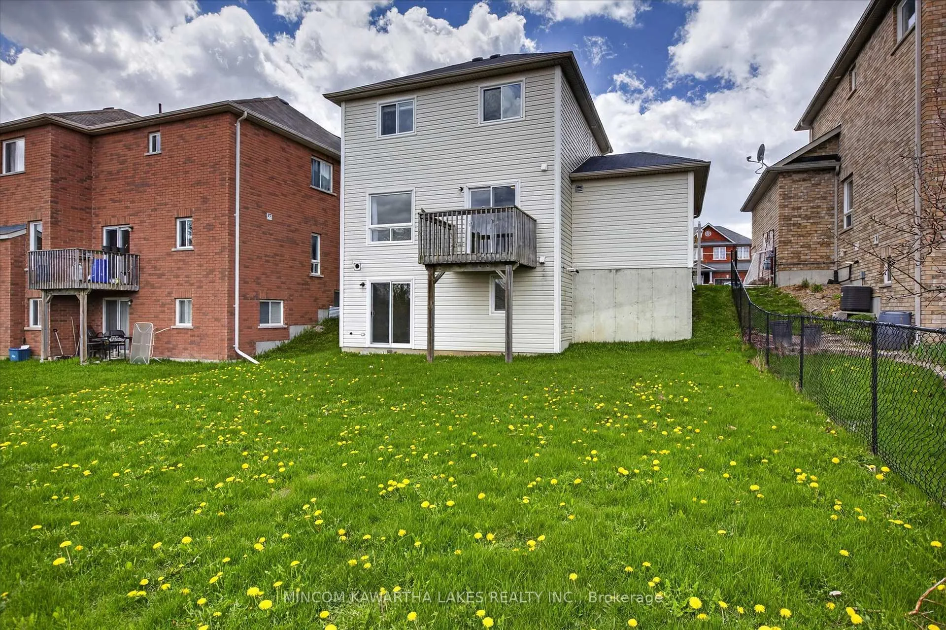 Photo 44 of 110 Farrier Crescent NE, Peterborough — HOMEH