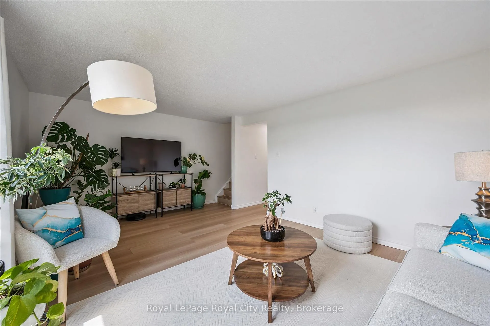 Photo 4 of Unit 42, 700 Paisley Road, Guelph, Willow West/Sugarbush/West Acres — HOMEH