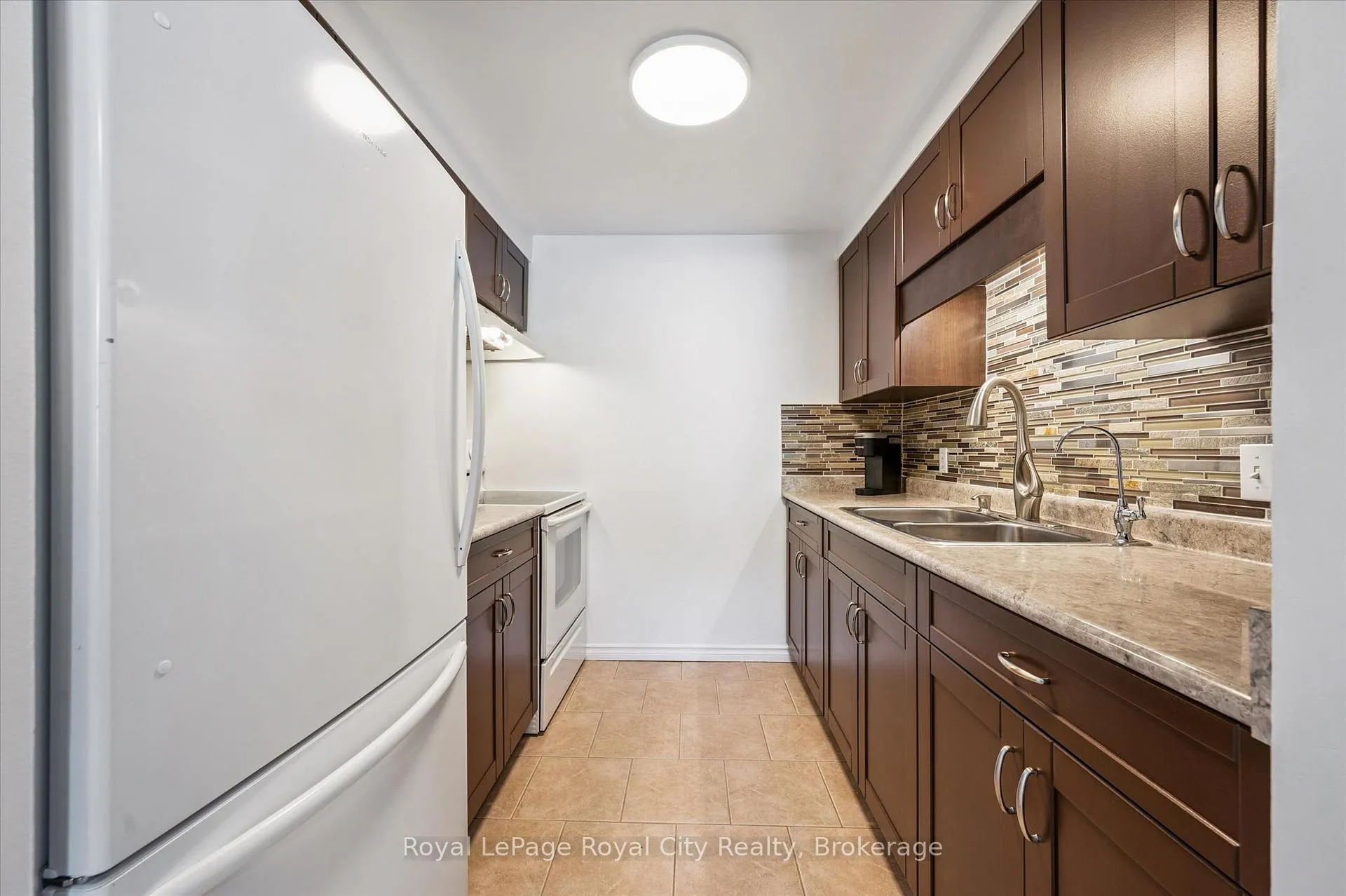 Photo 5 of Unit 42, 700 Paisley Road, Guelph, Willow West/Sugarbush/West Acres — HOMEH