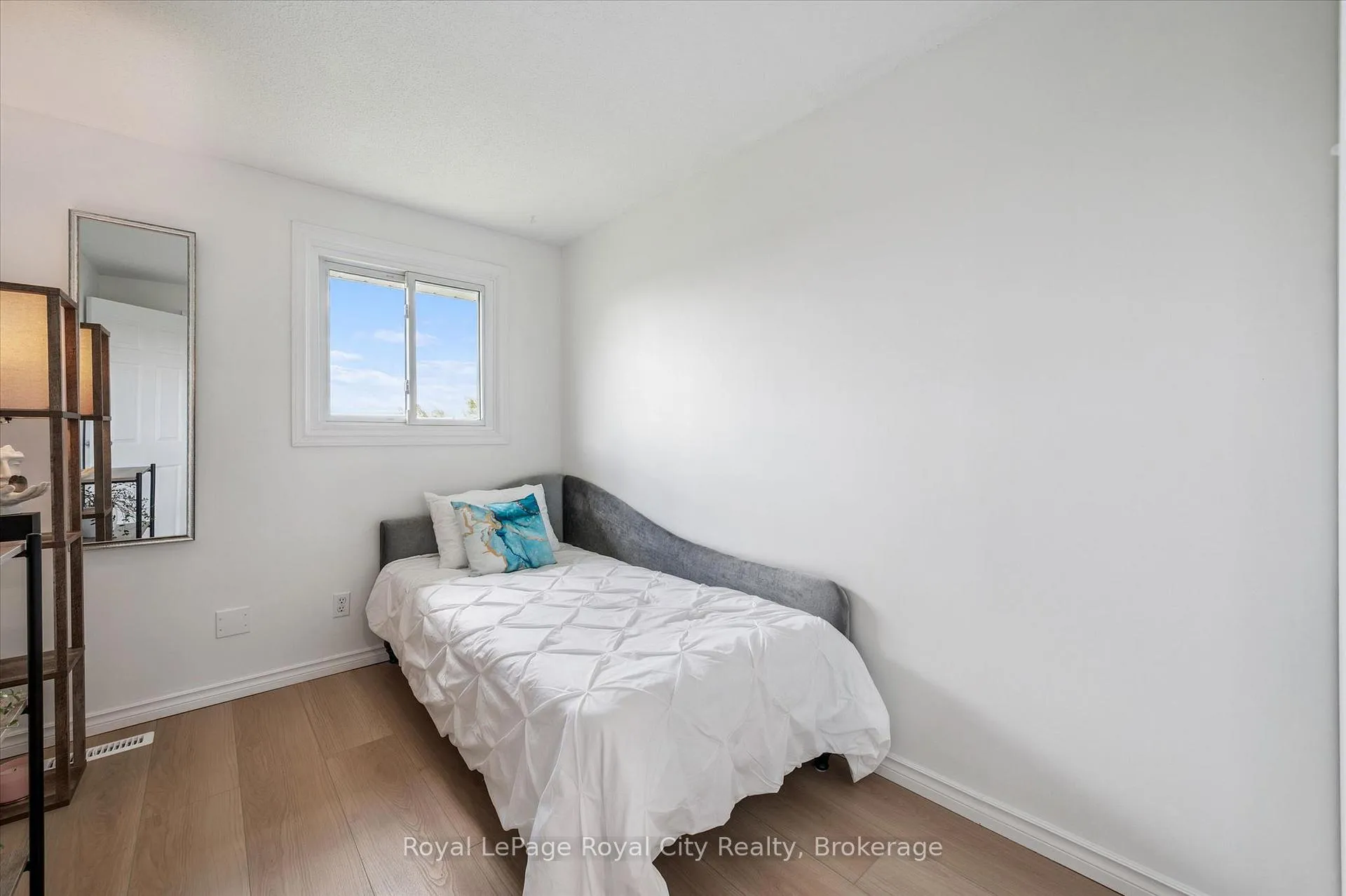 Photo 11 of Unit 42, 700 Paisley Road, Guelph, Willow West/Sugarbush/West Acres — HOMEH