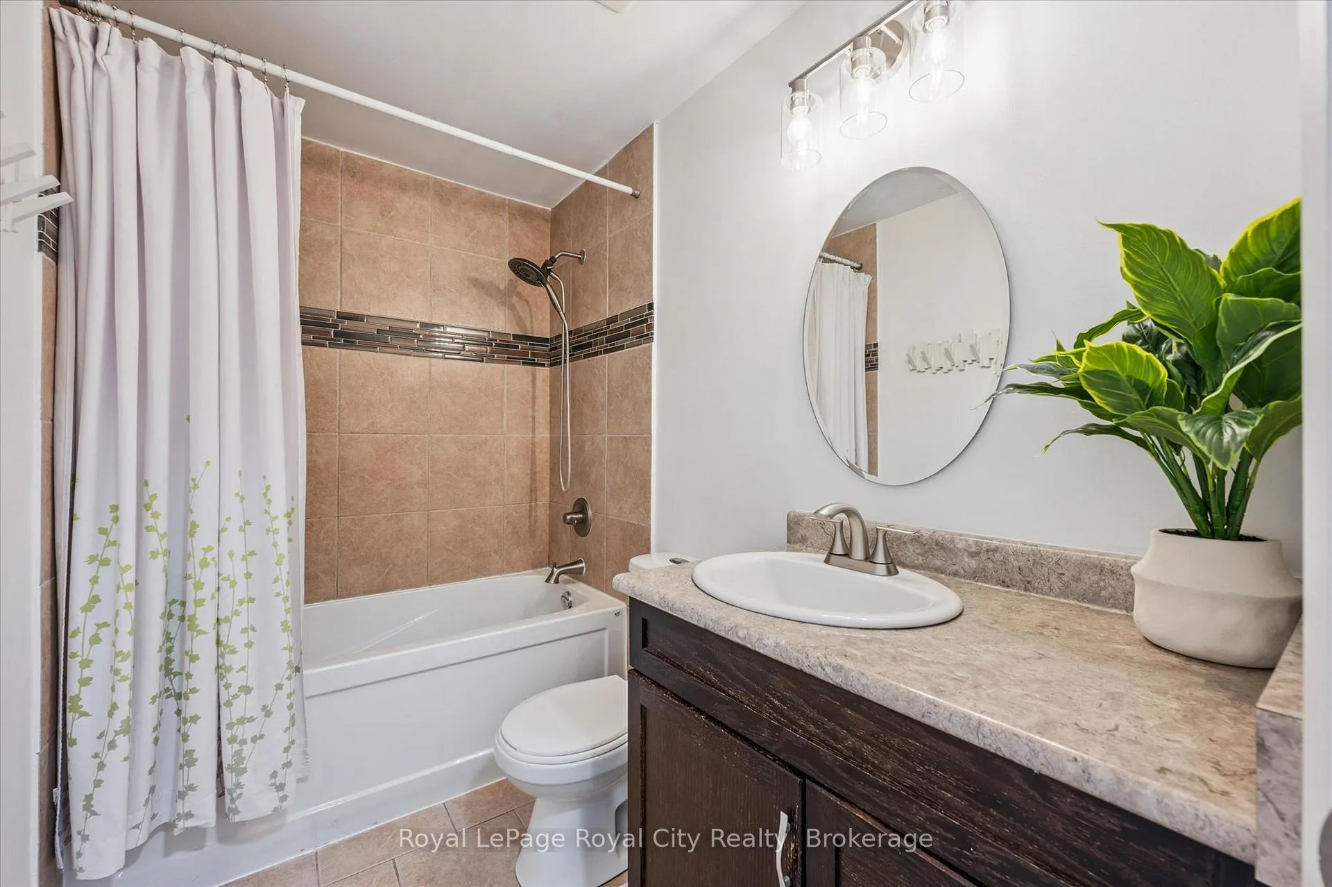 Photo 13 of Unit 42, 700 Paisley Road, Guelph, Willow West/Sugarbush/West Acres — HOMEH