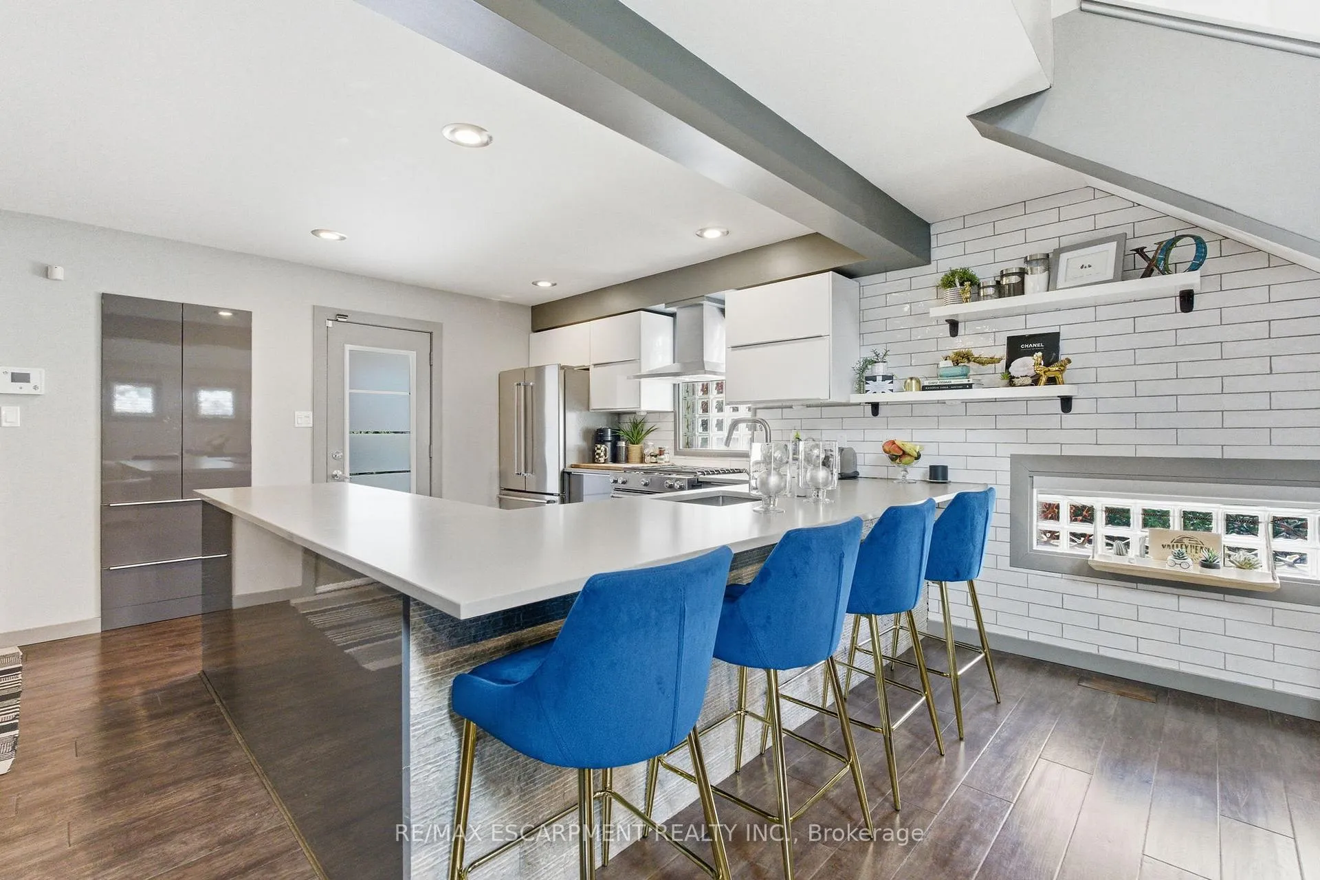 Photo 1 of 10 Rockhaven Lane, Hamilton, Waterdown — HOMEH
