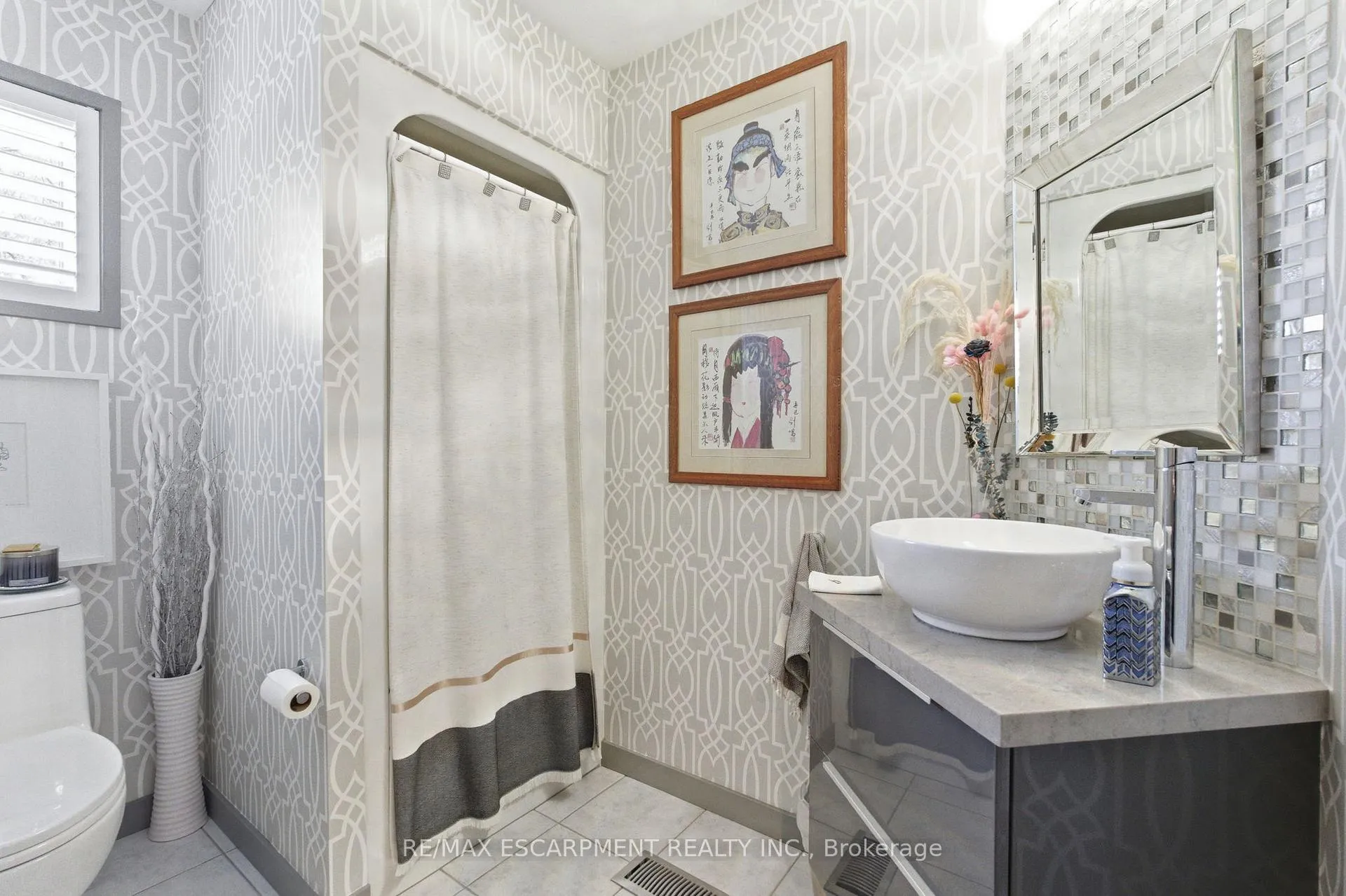 Photo 19 of 10 Rockhaven Lane, Hamilton, Waterdown — HOMEH
