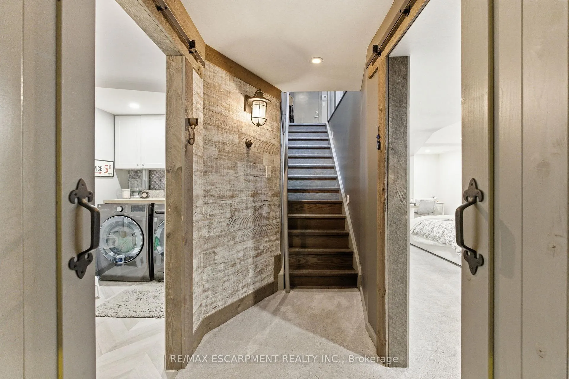 Photo 26 of 10 Rockhaven Lane, Hamilton, Waterdown — HOMEH
