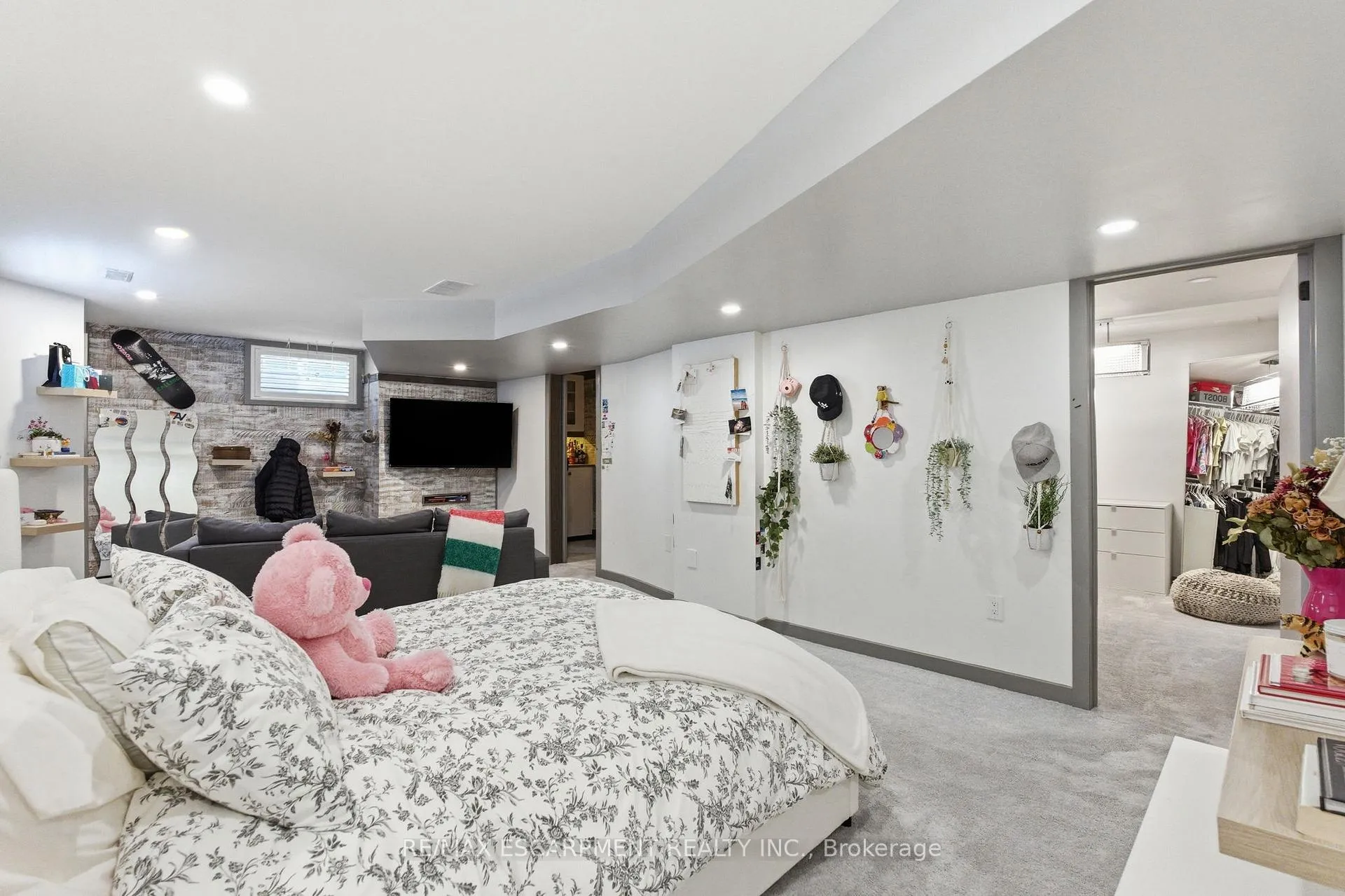 Photo 31 of 10 Rockhaven Lane, Hamilton, Waterdown — HOMEH