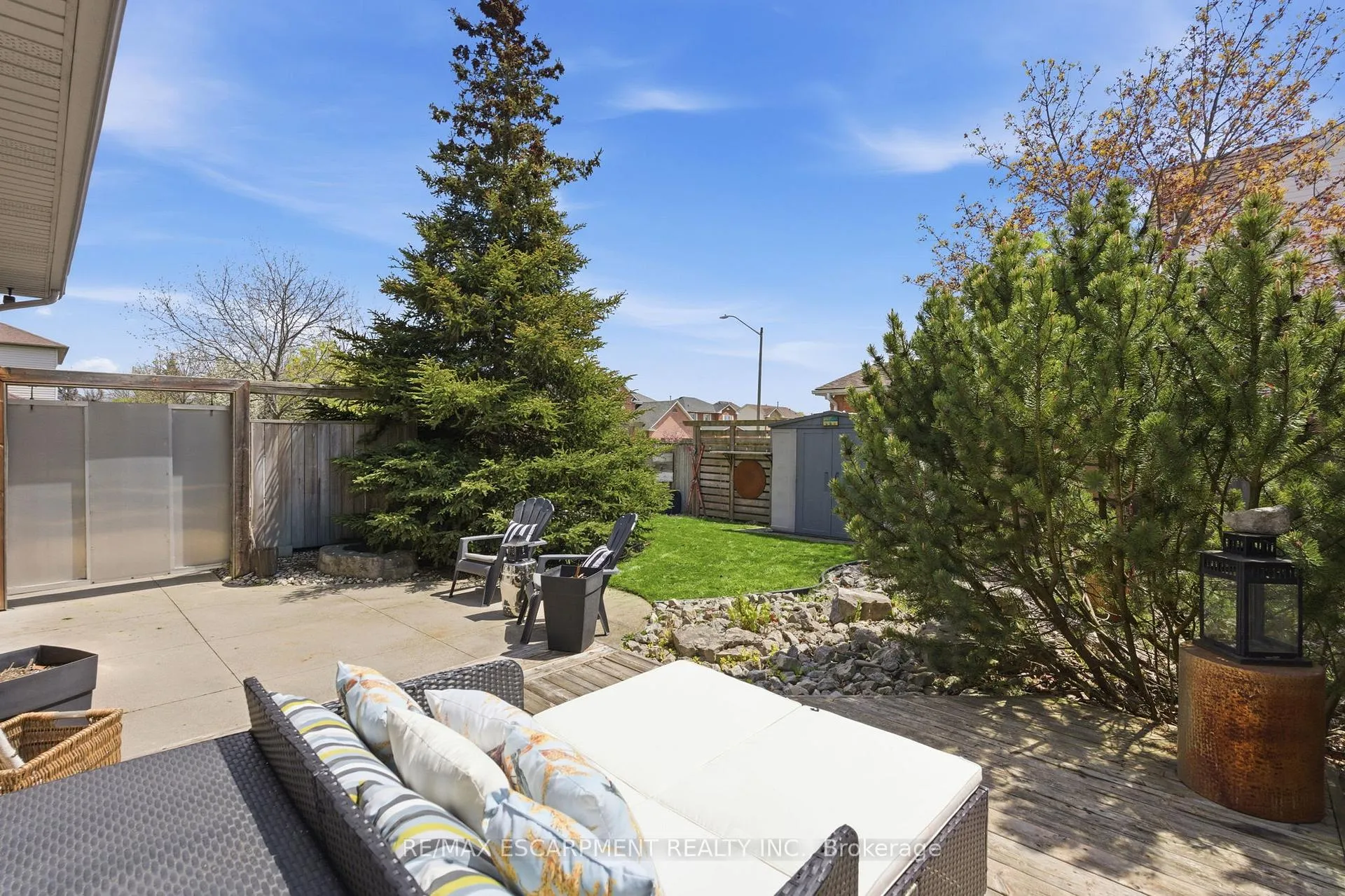 Photo 38 of 10 Rockhaven Lane, Hamilton, Waterdown — HOMEH