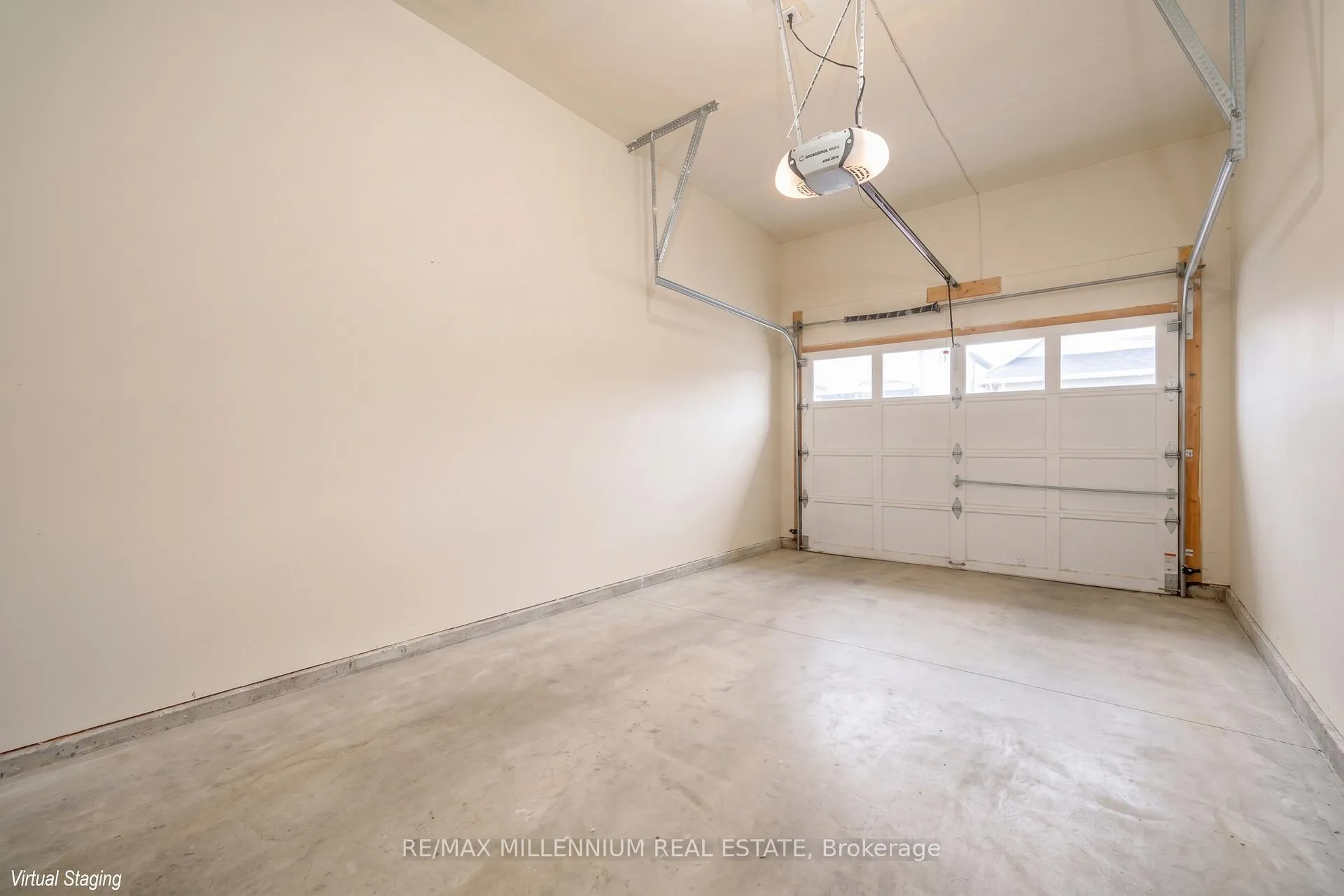 Photo 11 of 1211 Mccron Crescent, Newmarket, Stonehaven-Wyndham — HOMEH