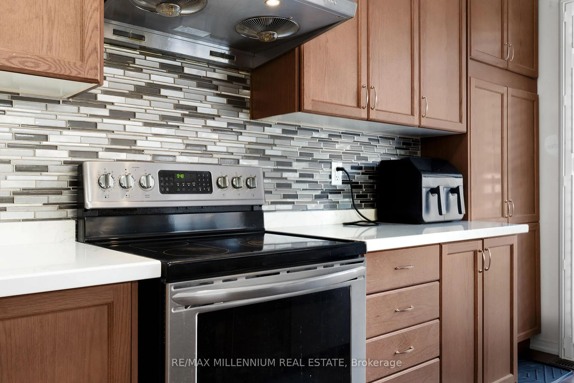 Photo 16 of 1211 Mccron Crescent, Newmarket, Stonehaven-Wyndham — HOMEH