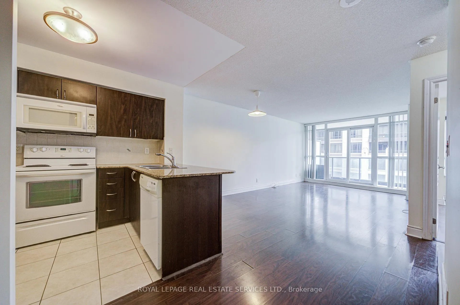 Photo 6 of Unit 809, 30 Clegg Road, Markham, Unionville — HOMEH