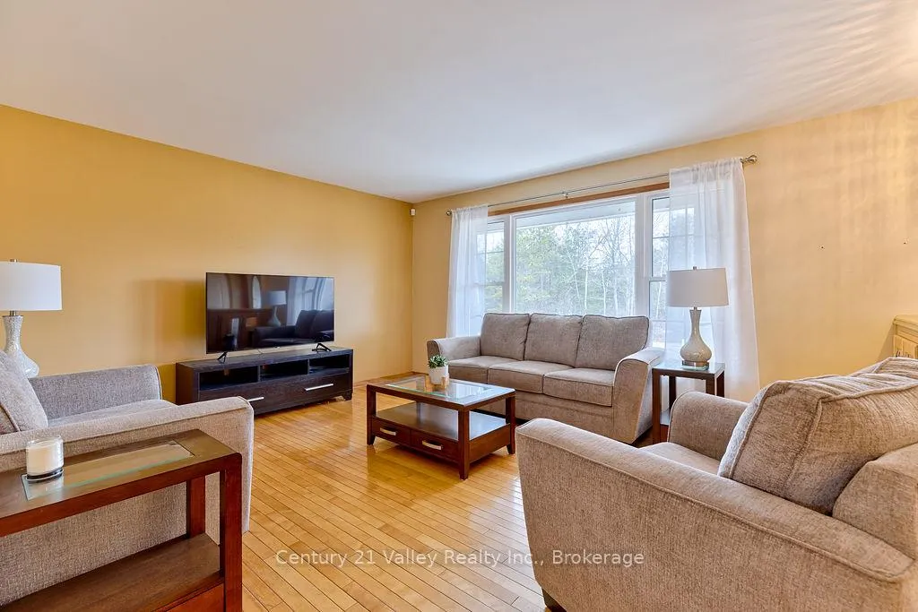 Photo 8 of 107 Augsburg Road, Bonnechere Valley, Eganville/Bonnechere Twp — HOMEH