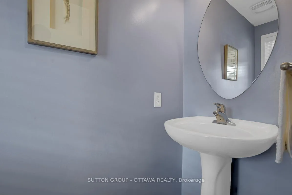 Photo 4 of 124 Cedardown Private, Ottawa, Barrhaven - Stonebridge — HOMEH