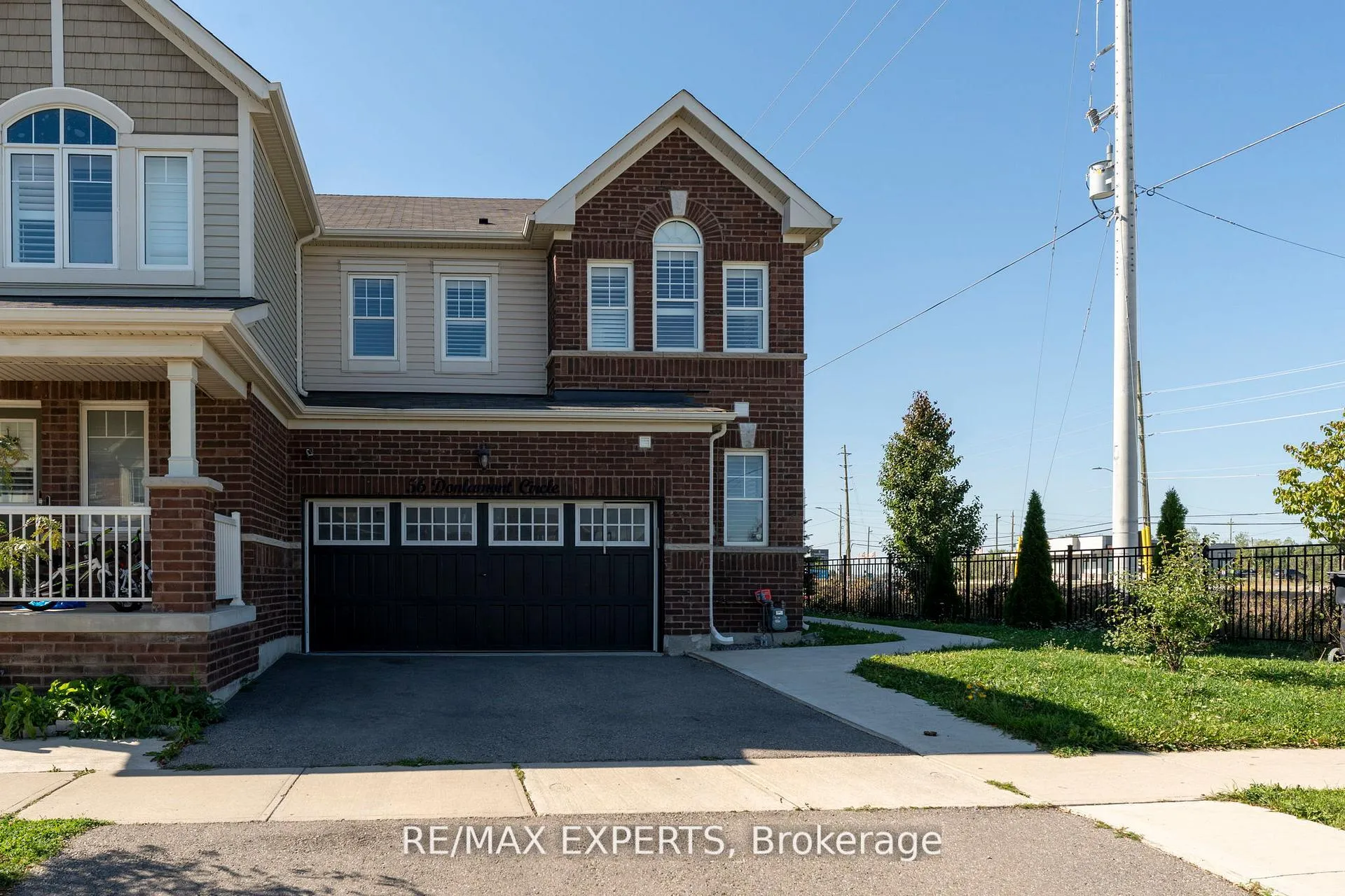 Photo 3 of 56 Donlamont Circle, Brampton, Northwest Brampton — HOMEH