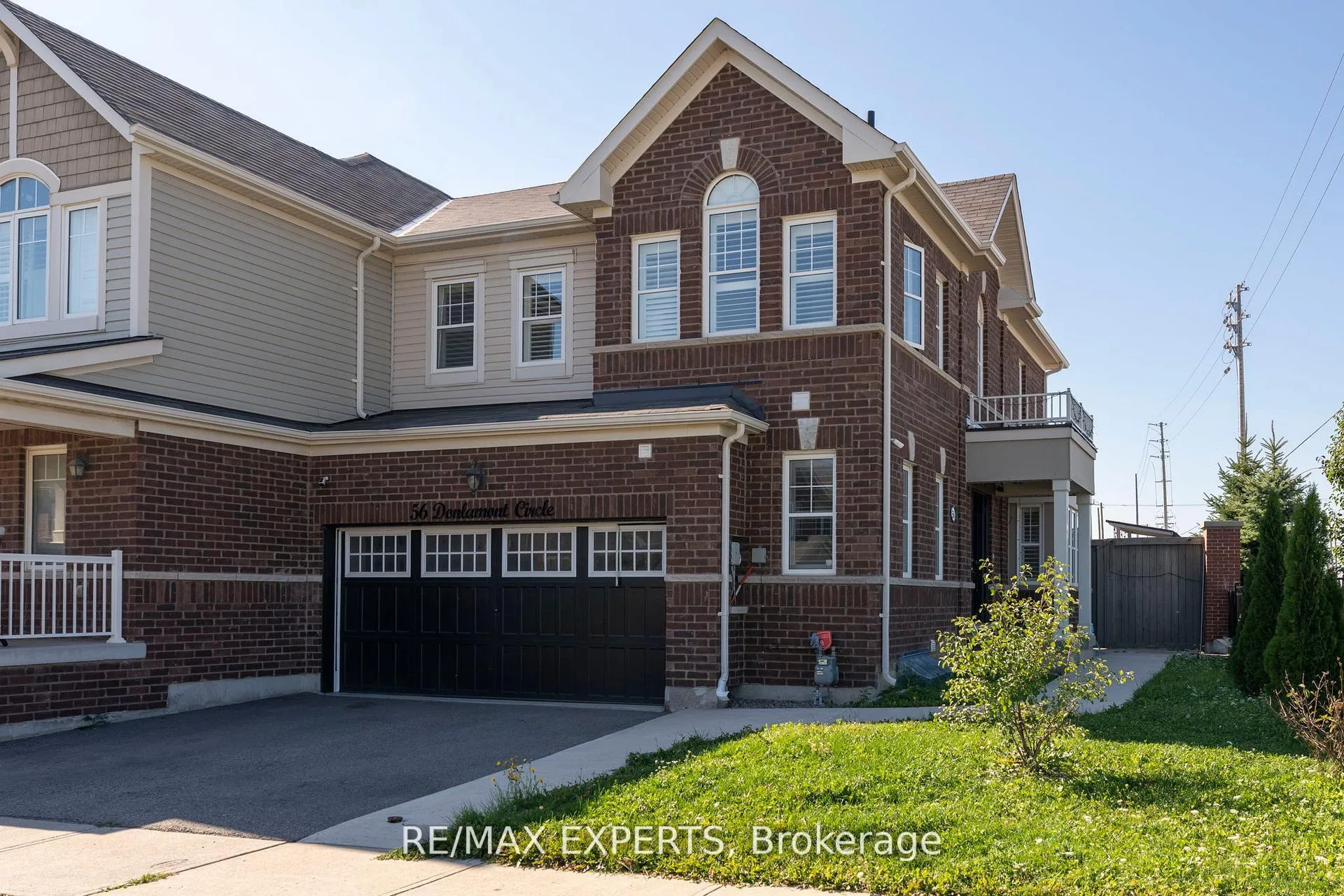 Photo 4 of 56 Donlamont Circle, Brampton, Northwest Brampton — HOMEH