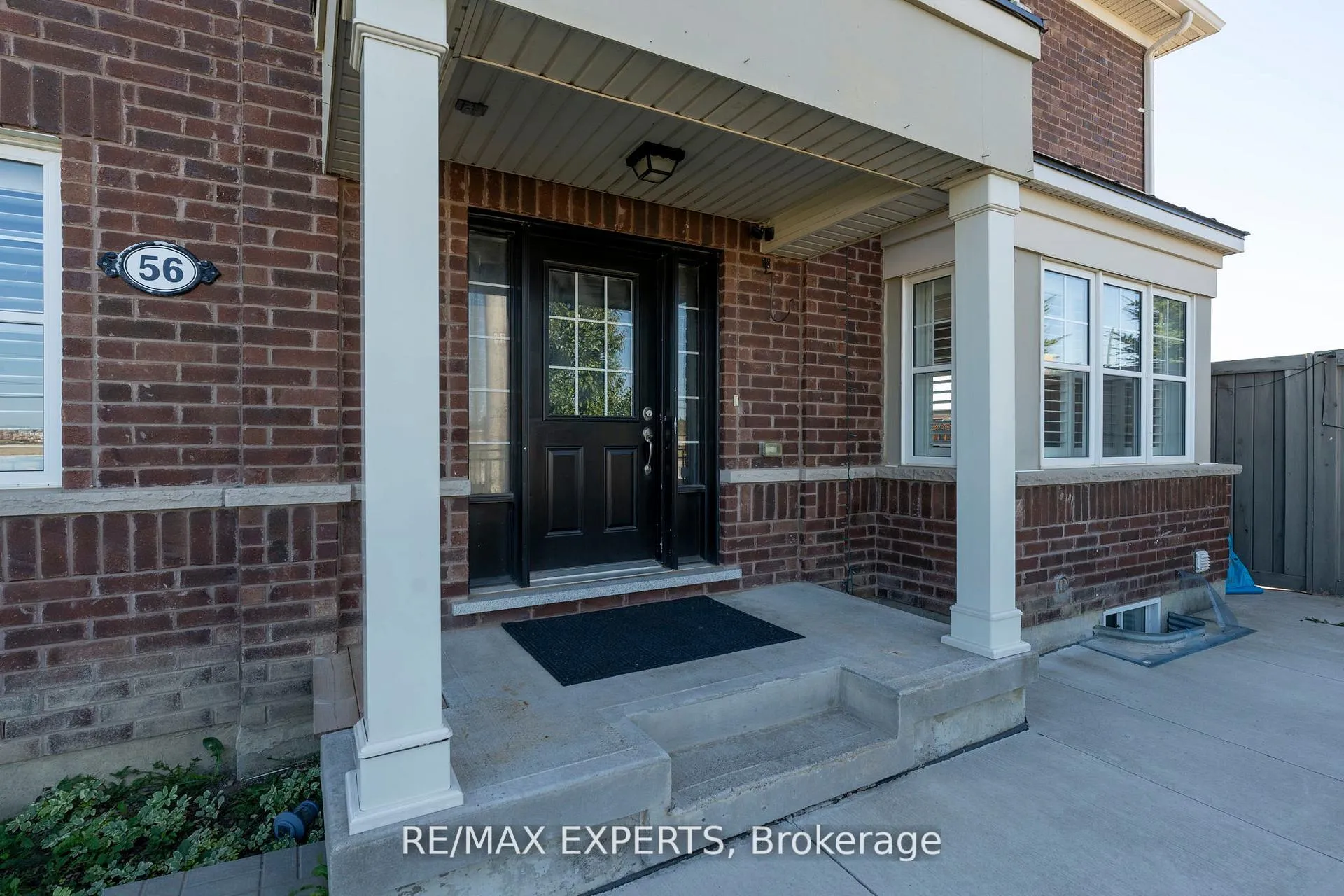 Photo 6 of 56 Donlamont Circle, Brampton, Northwest Brampton — HOMEH