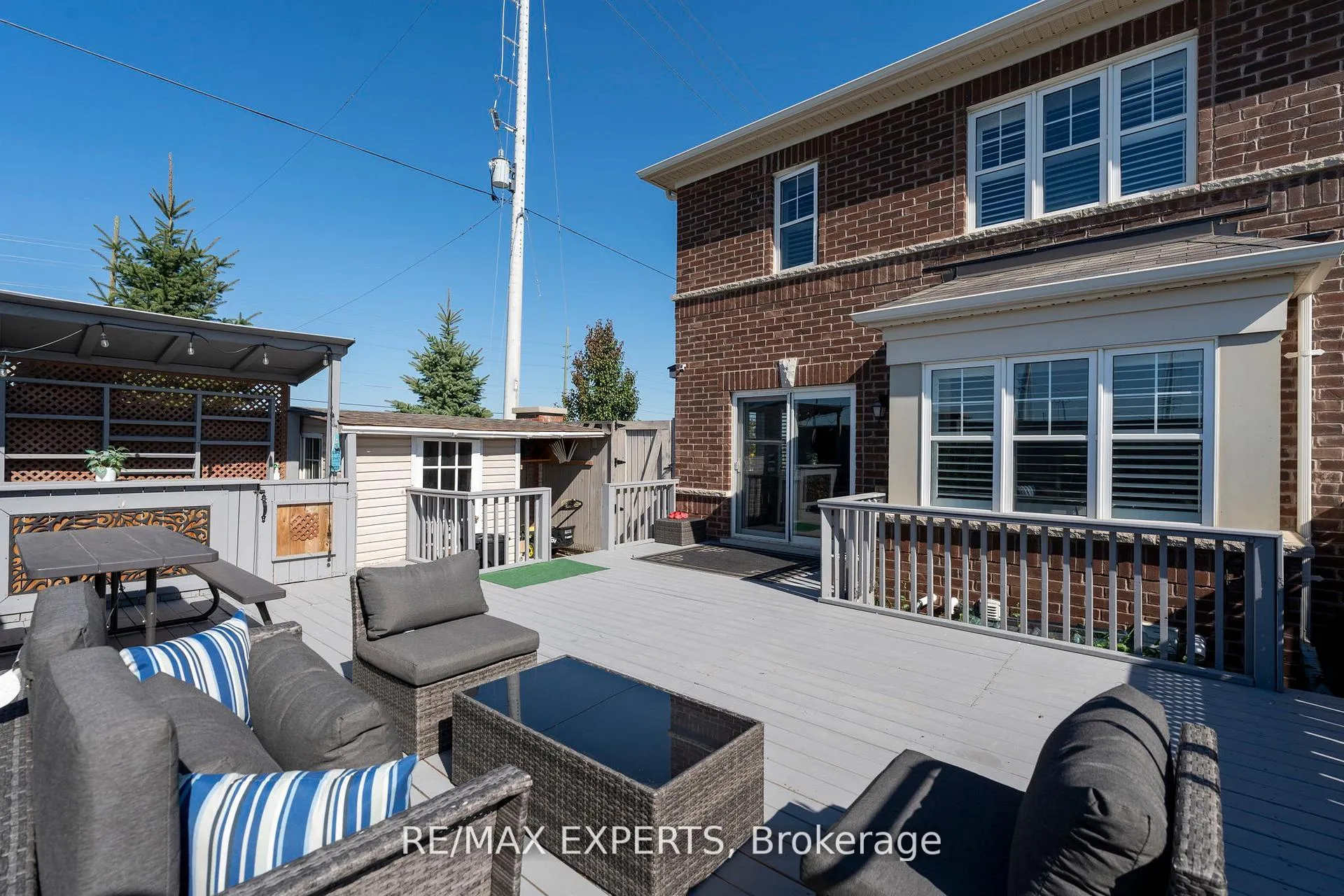Photo 36 of 56 Donlamont Circle, Brampton, Northwest Brampton — HOMEH