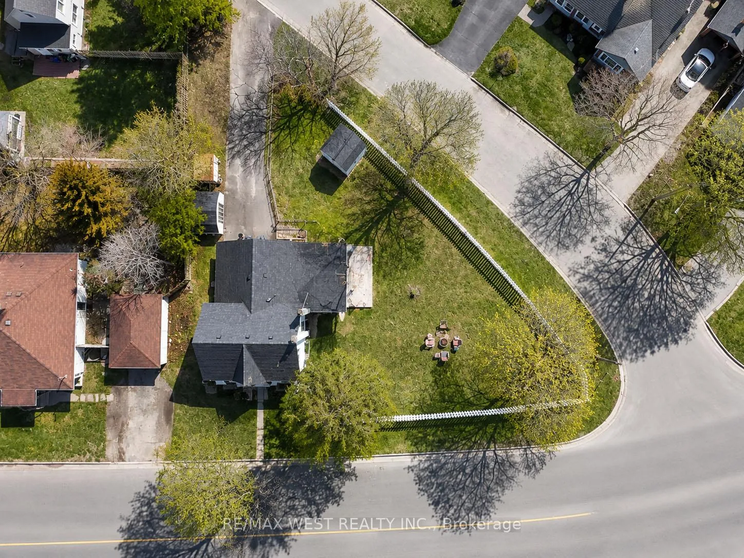Photo 11 of 191 Anne Street S, Barrie, Allandale — HOMEH