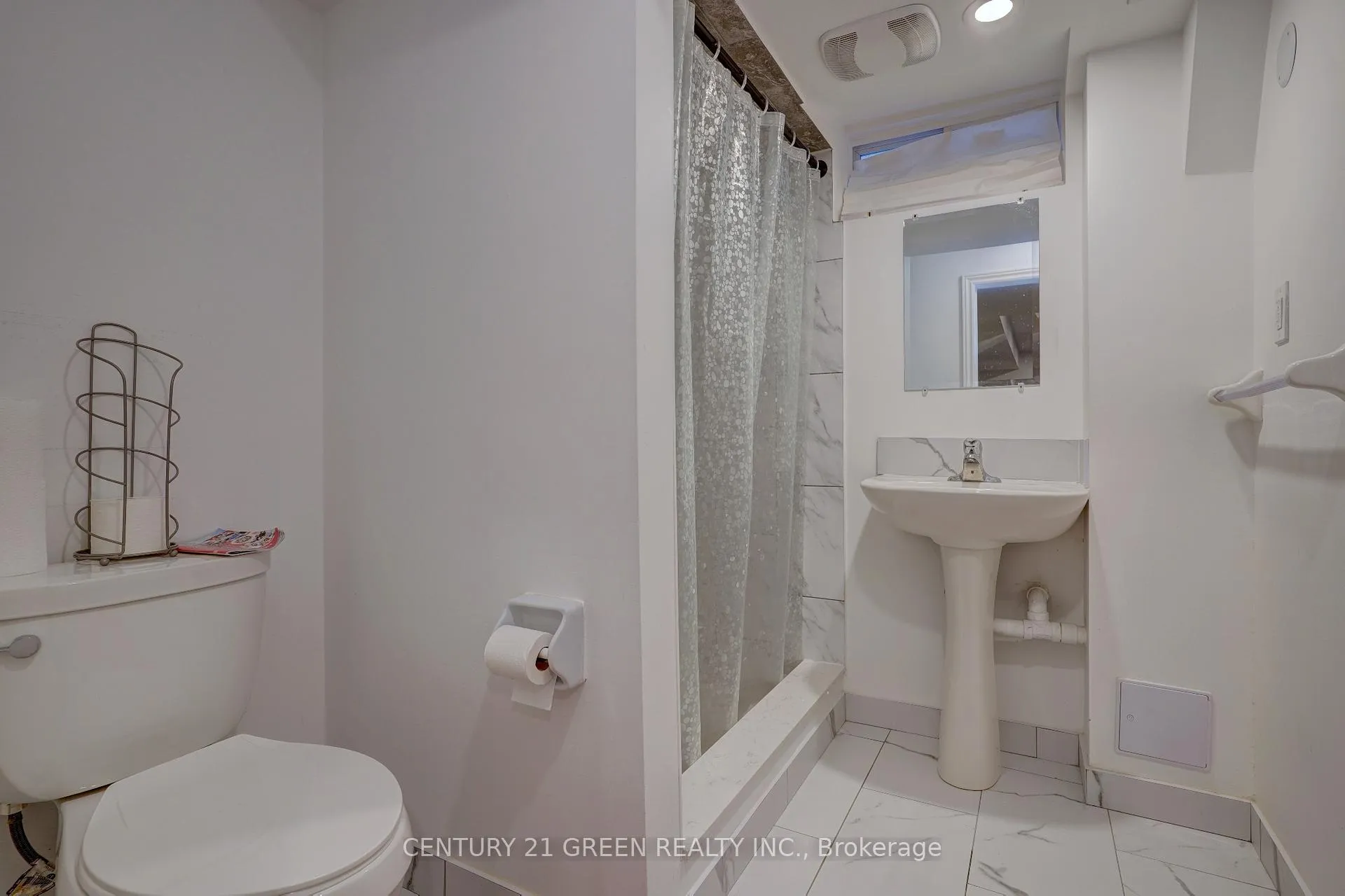 Photo 4 of Unit Basement, 5 Beechmont Drive, Brampton, Credit Valley — HOMEH