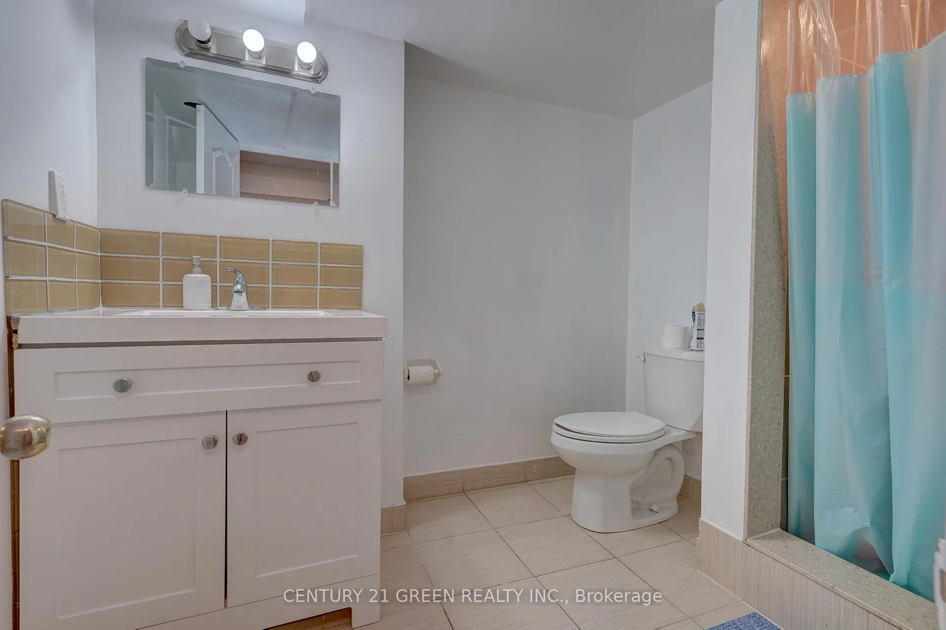 Photo 7 of Unit Basement, 5 Beechmont Drive, Brampton, Credit Valley — HOMEH