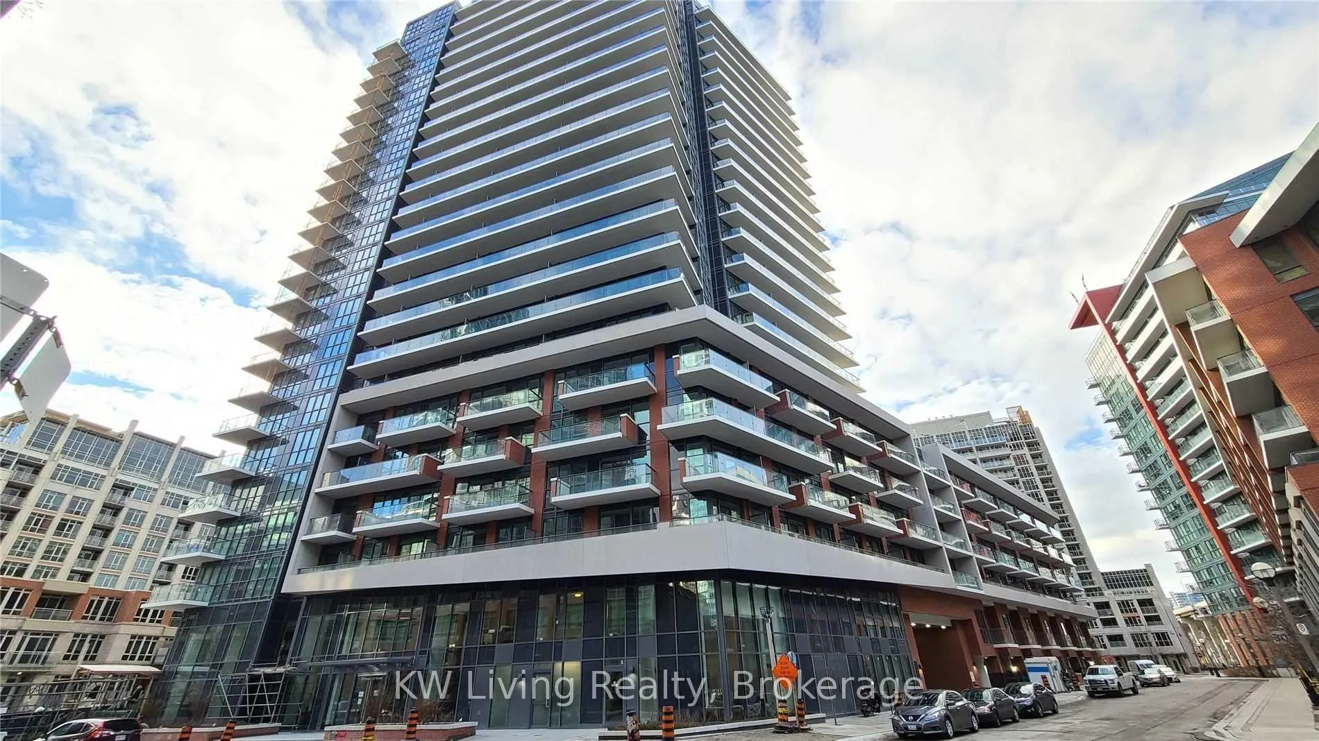 Front of Unit 909, 38 Iannuzzi Street