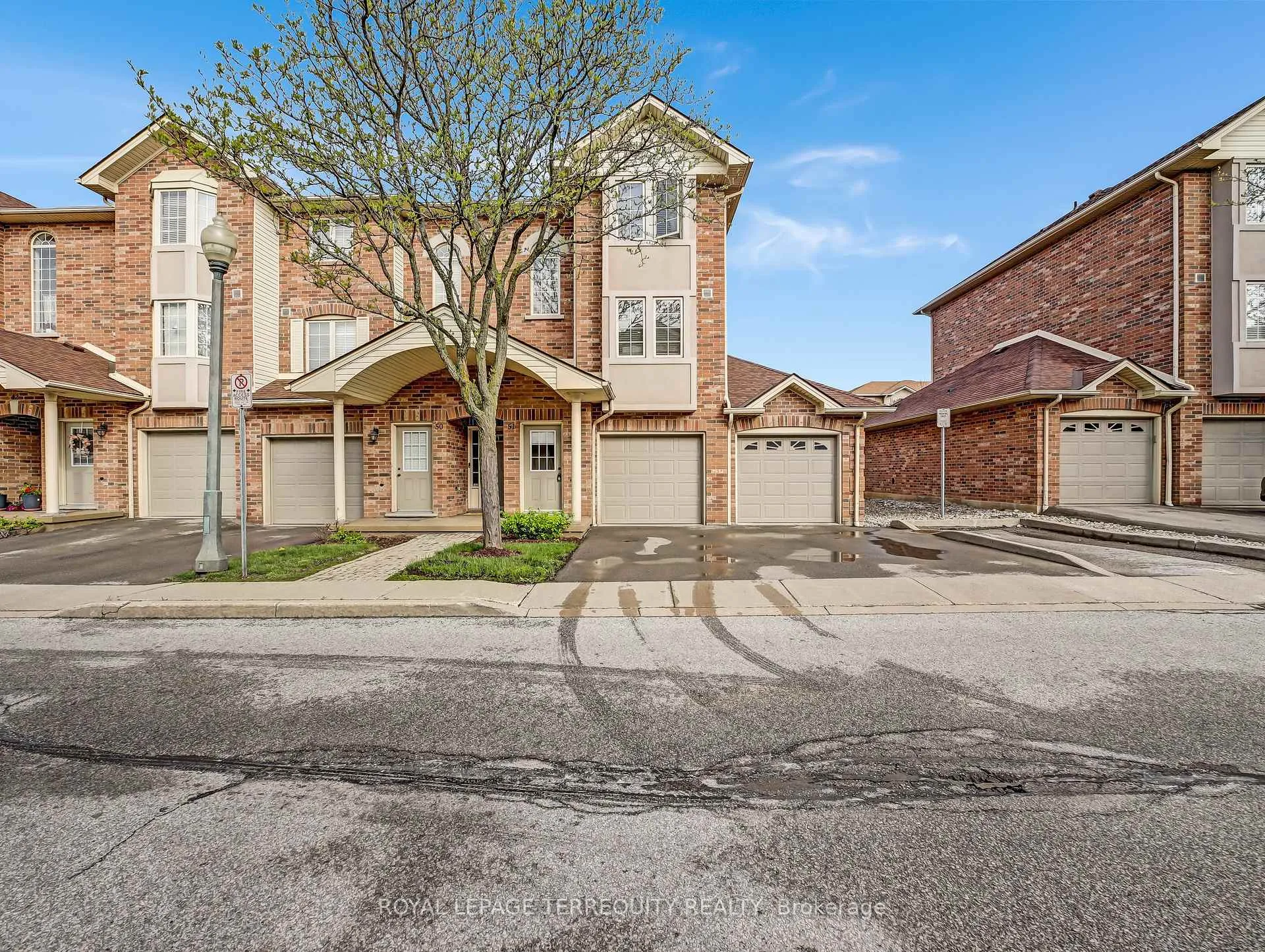 Photo 1 of Unit 51, 4045 Upper Middle Road, Burlington, Rose — HOMEH