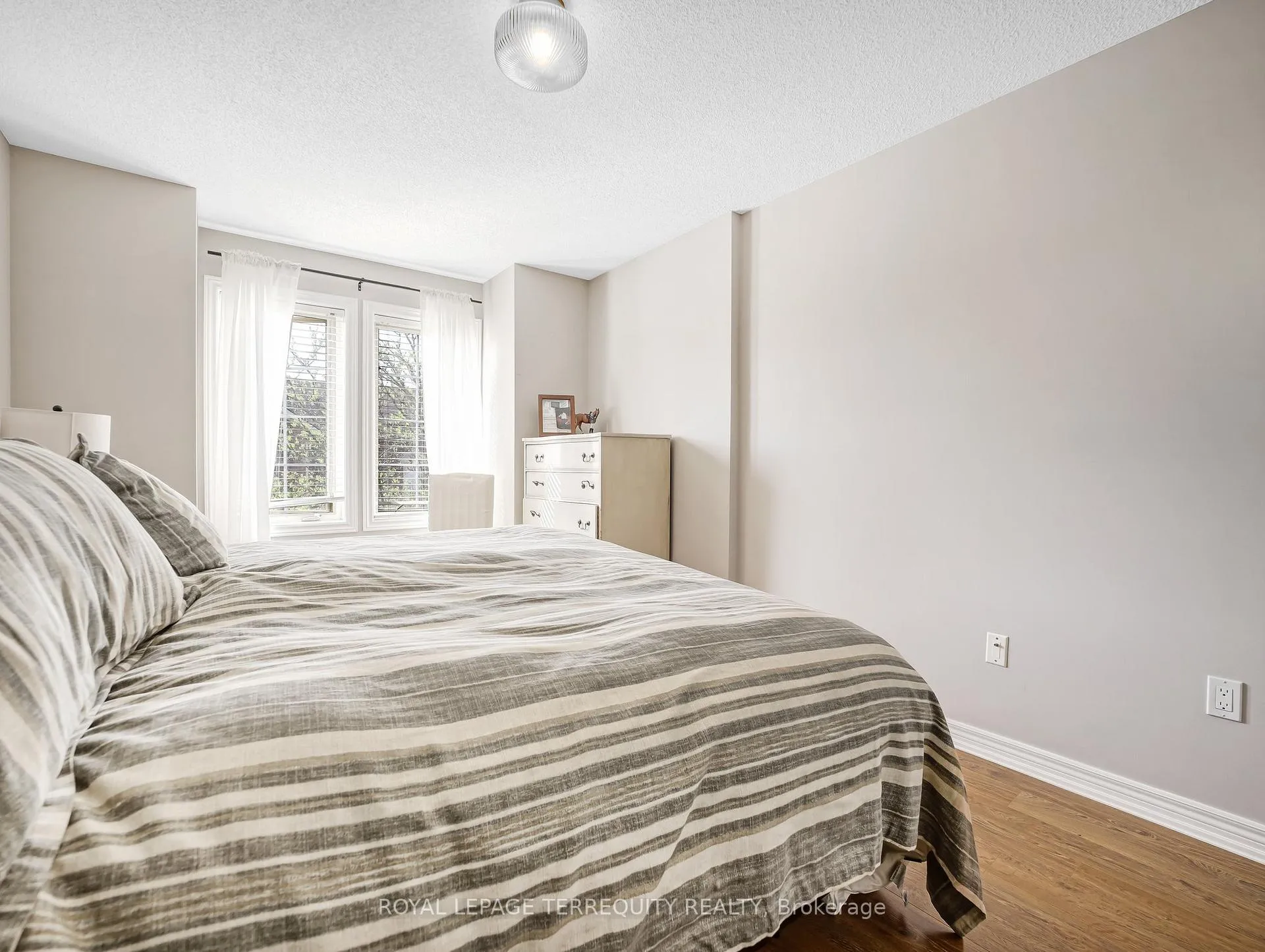 Photo 26 of Unit 51, 4045 Upper Middle Road, Burlington, Rose — HOMEH