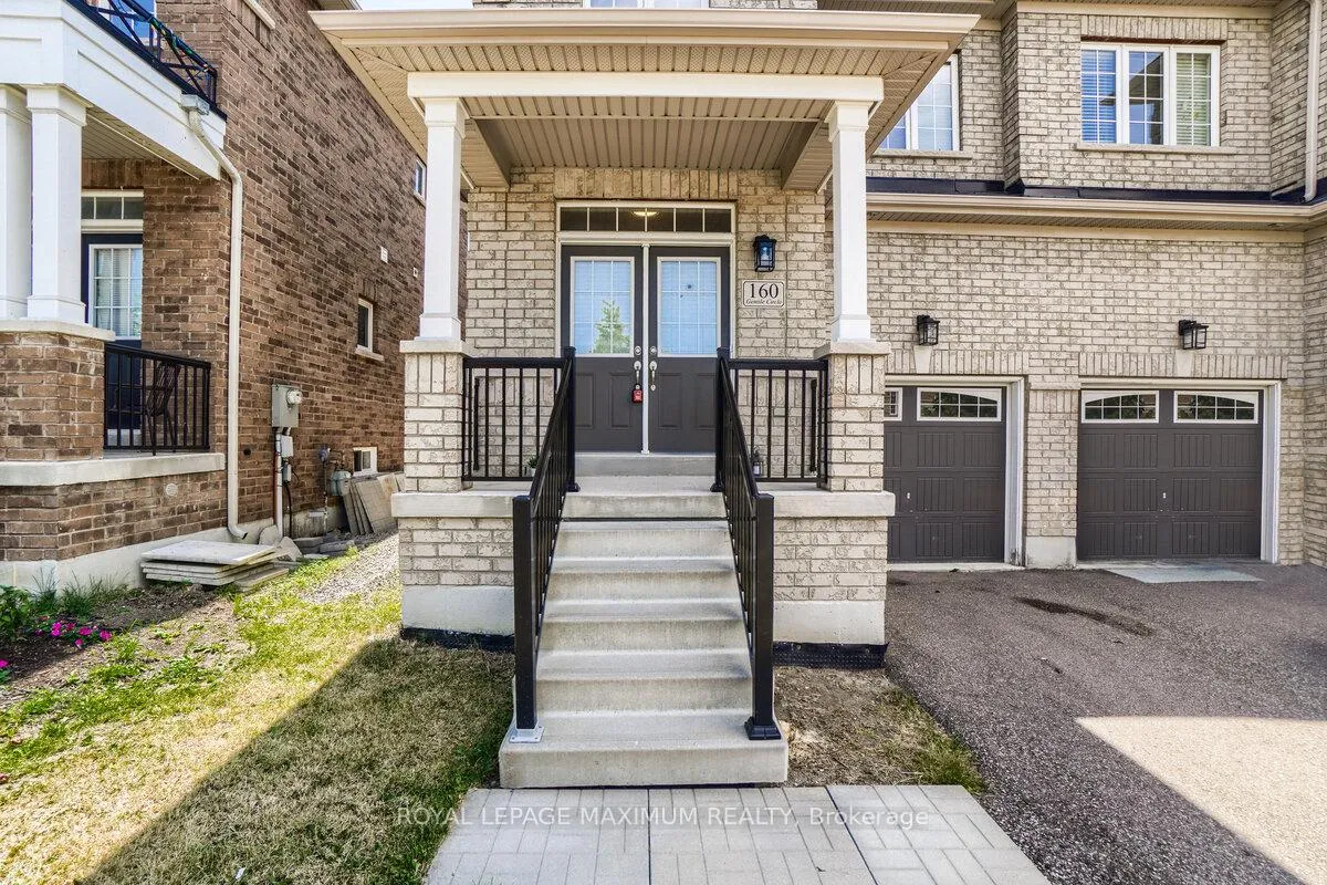 Photo 4 of 160 Gentile Circle, Vaughan, Elder Mills — HOMEH