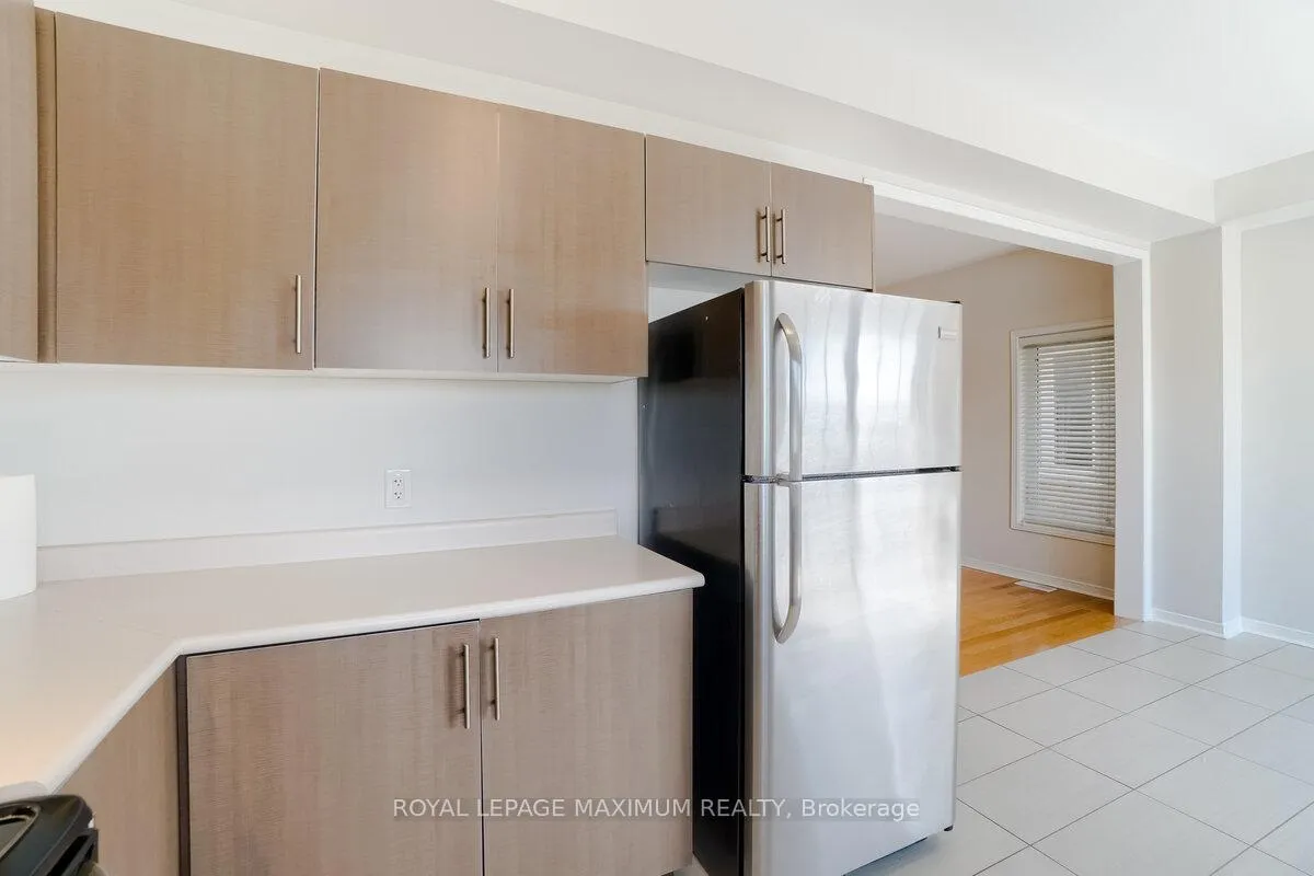 Photo 17 of 160 Gentile Circle, Vaughan, Elder Mills — HOMEH