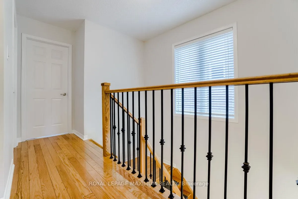 Photo 20 of 160 Gentile Circle, Vaughan, Elder Mills — HOMEH
