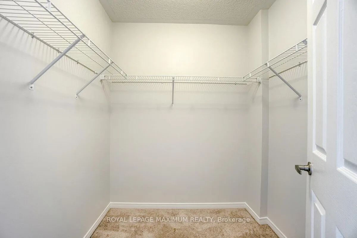 Photo 26 of 160 Gentile Circle, Vaughan, Elder Mills — HOMEH