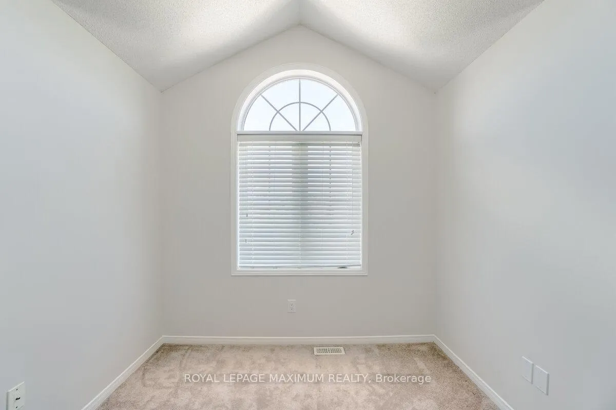 Photo 27 of 160 Gentile Circle, Vaughan, Elder Mills — HOMEH