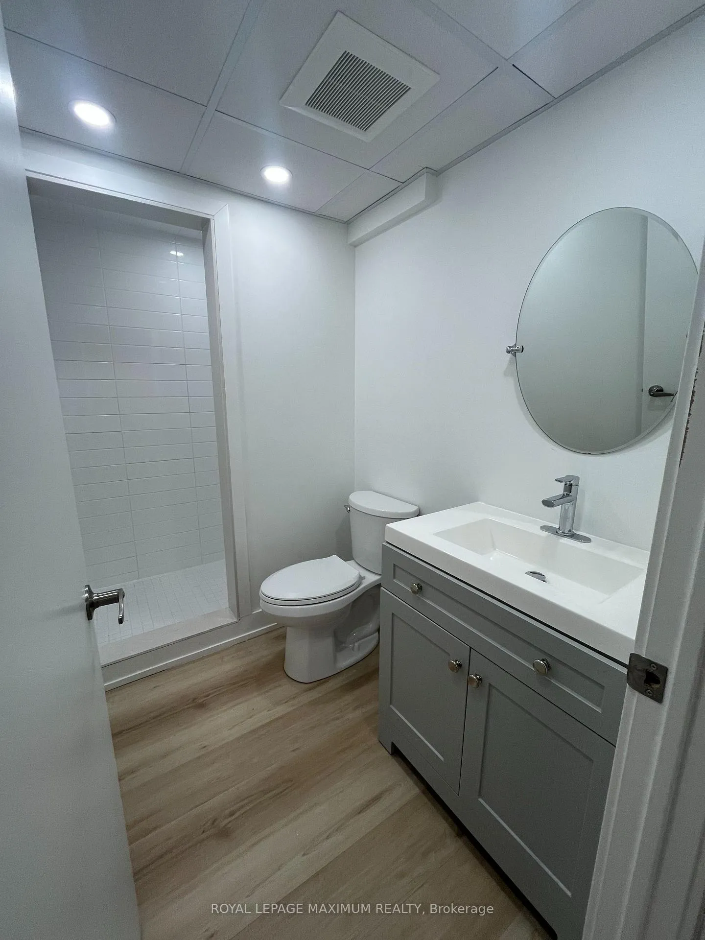 Photo 35 of 160 Gentile Circle, Vaughan, Elder Mills — HOMEH
