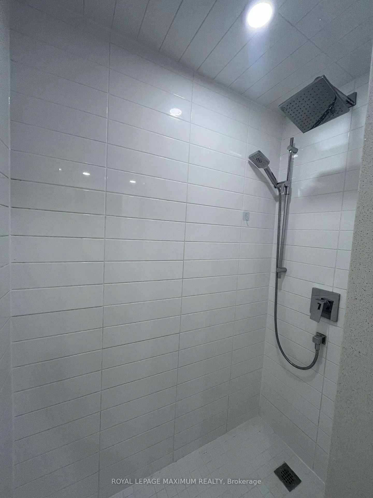 Photo 37 of 160 Gentile Circle, Vaughan, Elder Mills — HOMEH