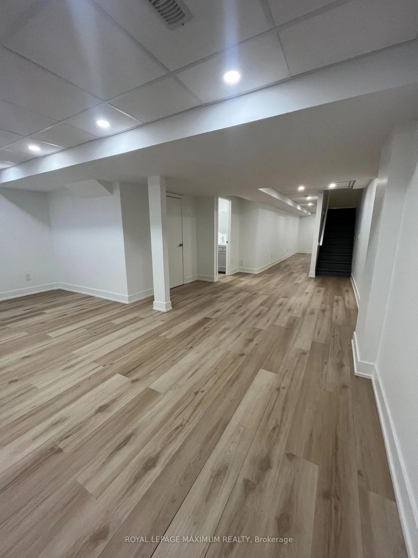 Photo 39 of 160 Gentile Circle, Vaughan, Elder Mills — HOMEH