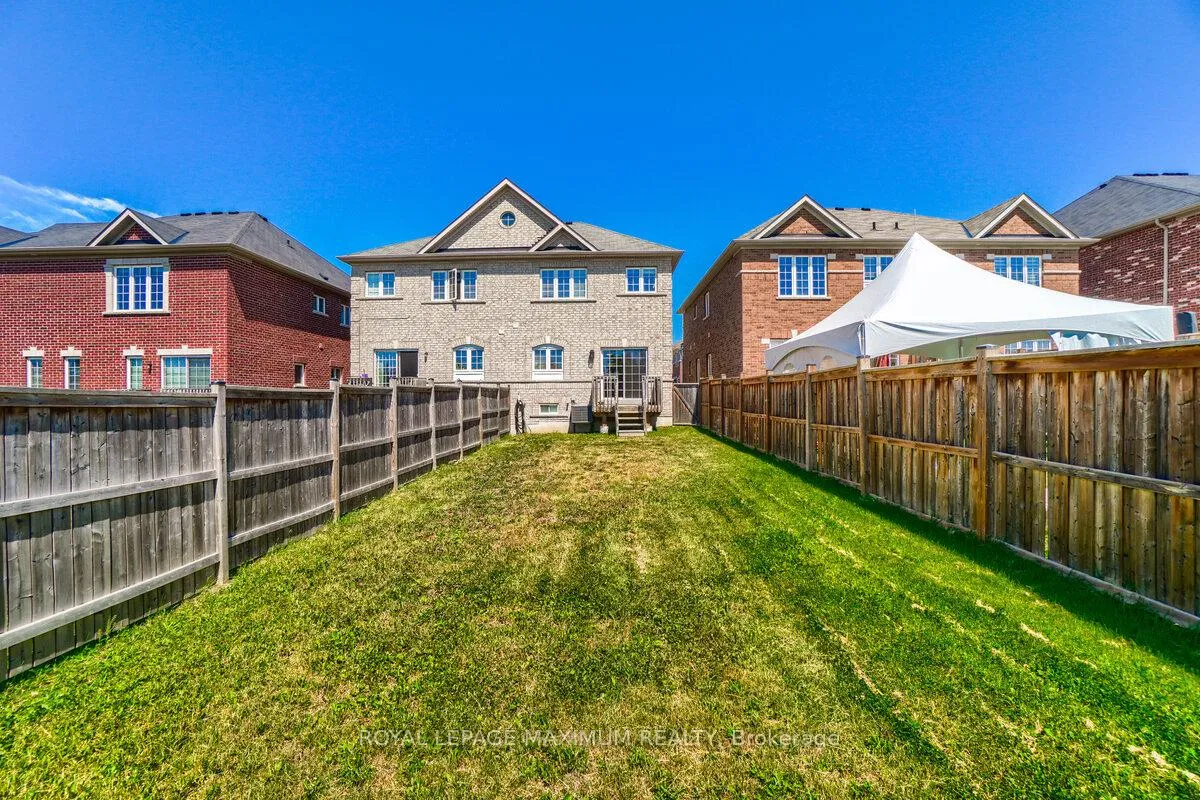 Photo 45 of 160 Gentile Circle, Vaughan, Elder Mills — HOMEH