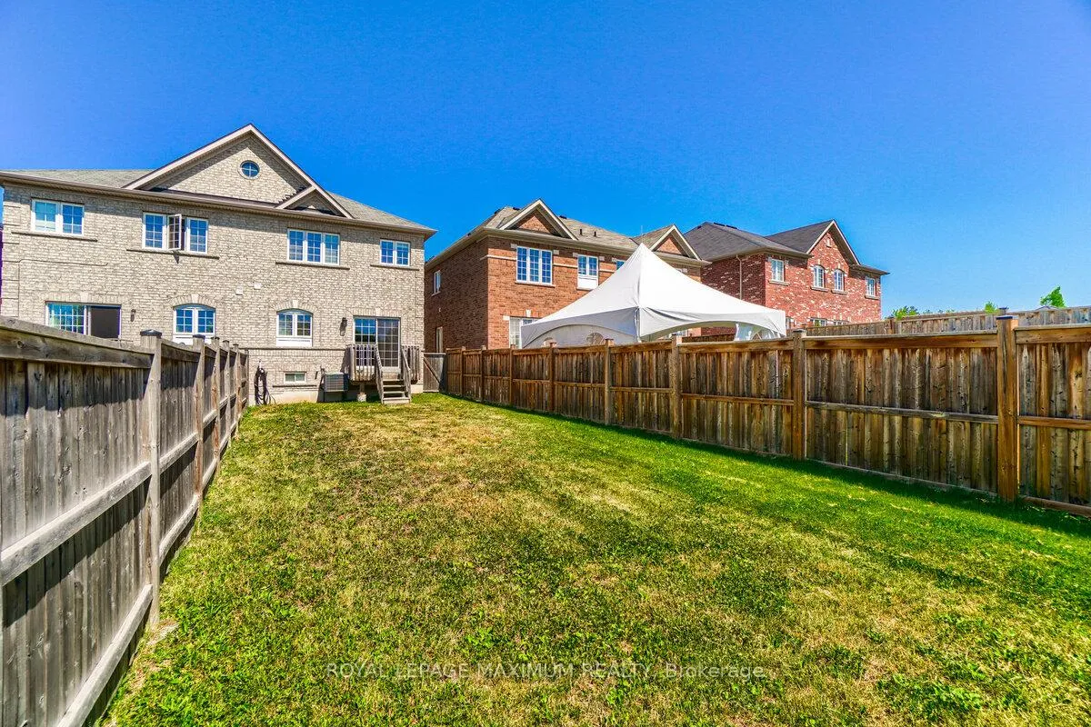 Photo 46 of 160 Gentile Circle, Vaughan, Elder Mills — HOMEH