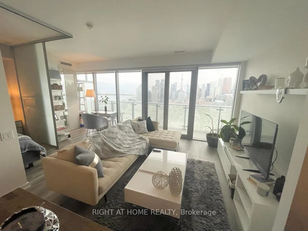 Photo 4 of Unit 3601, 70 Distillery Lane, Toronto, Waterfront Communities — HOMEH