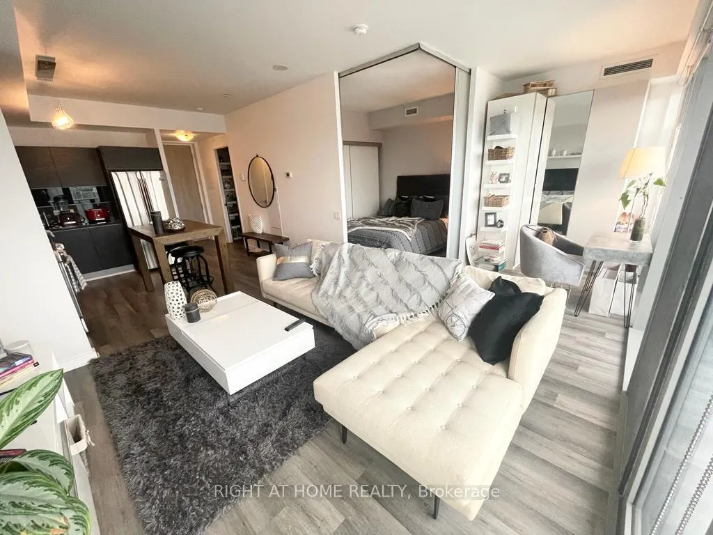 Photo 5 of Unit 3601, 70 Distillery Lane, Toronto, Waterfront Communities — HOMEH