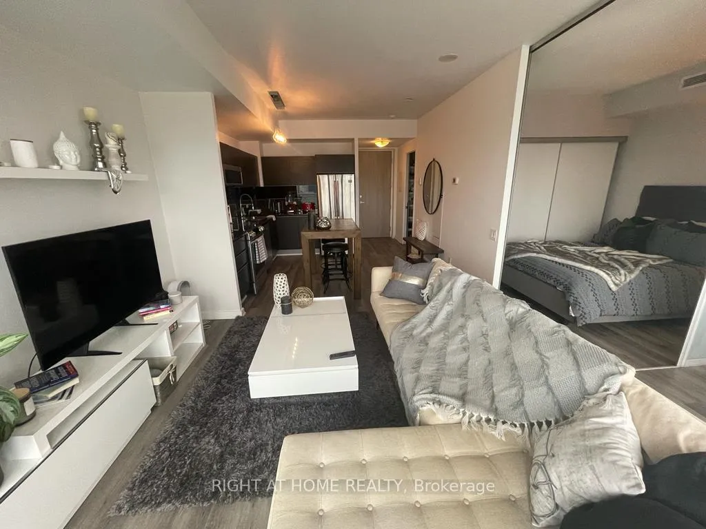 Photo 6 of Unit 3601, 70 Distillery Lane, Toronto, Waterfront Communities — HOMEH