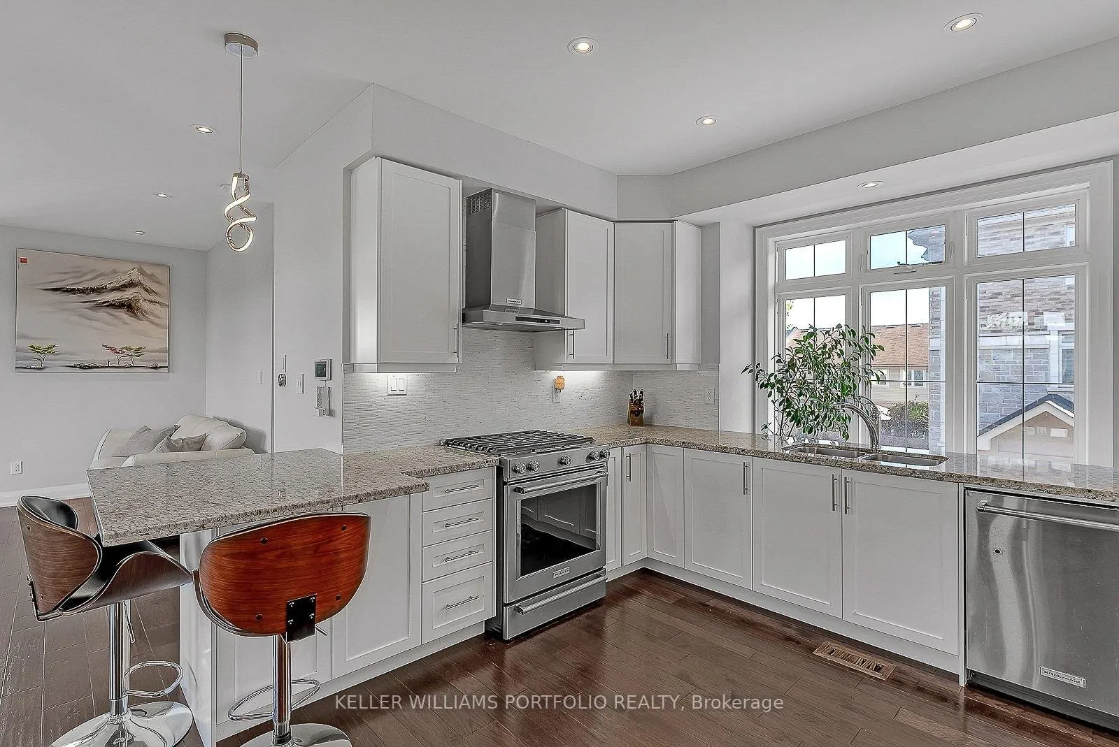 Photo 14 of 2016 Deerview Common, Oakville, Bronte Creek — HOMEH