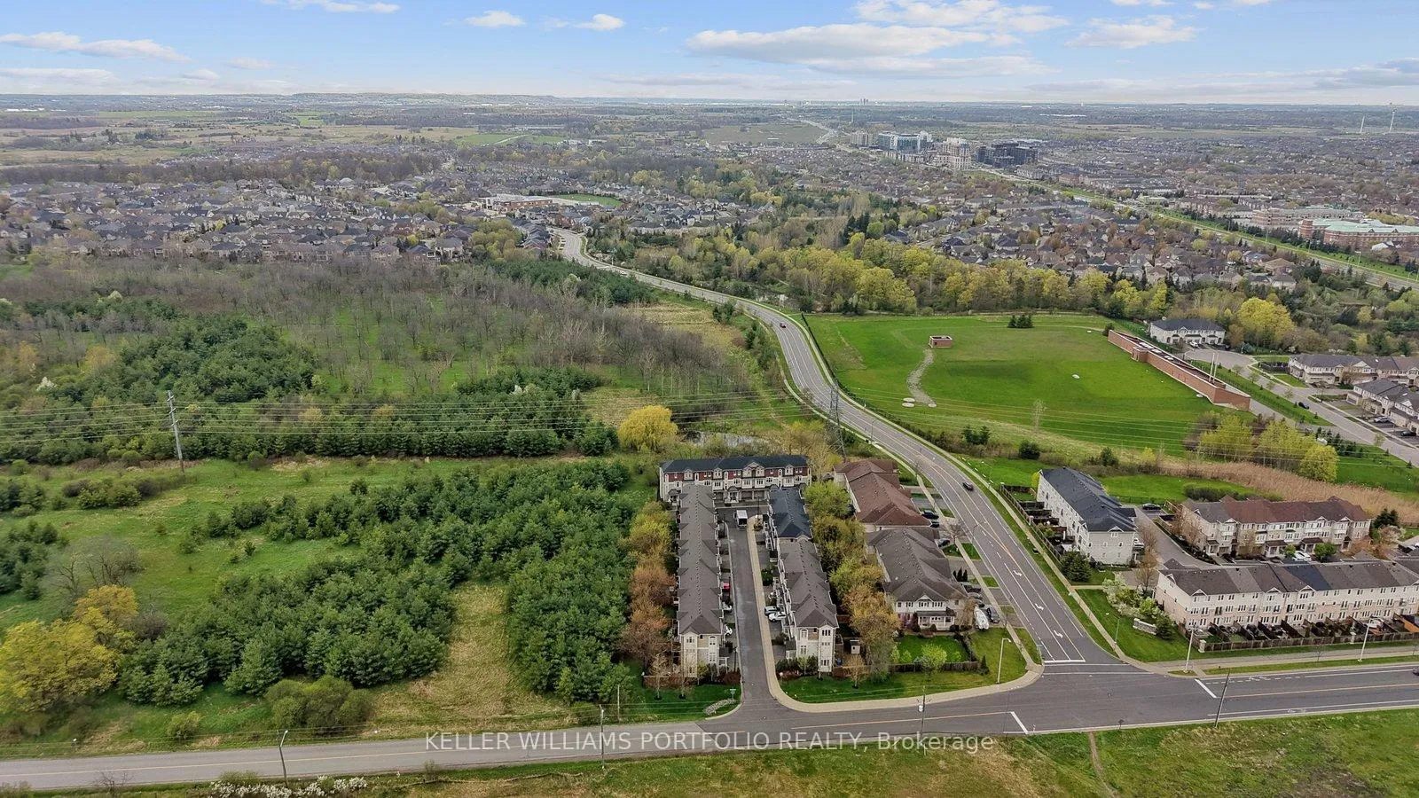 Photo 37 of 2016 Deerview Common, Oakville, Bronte Creek — HOMEH