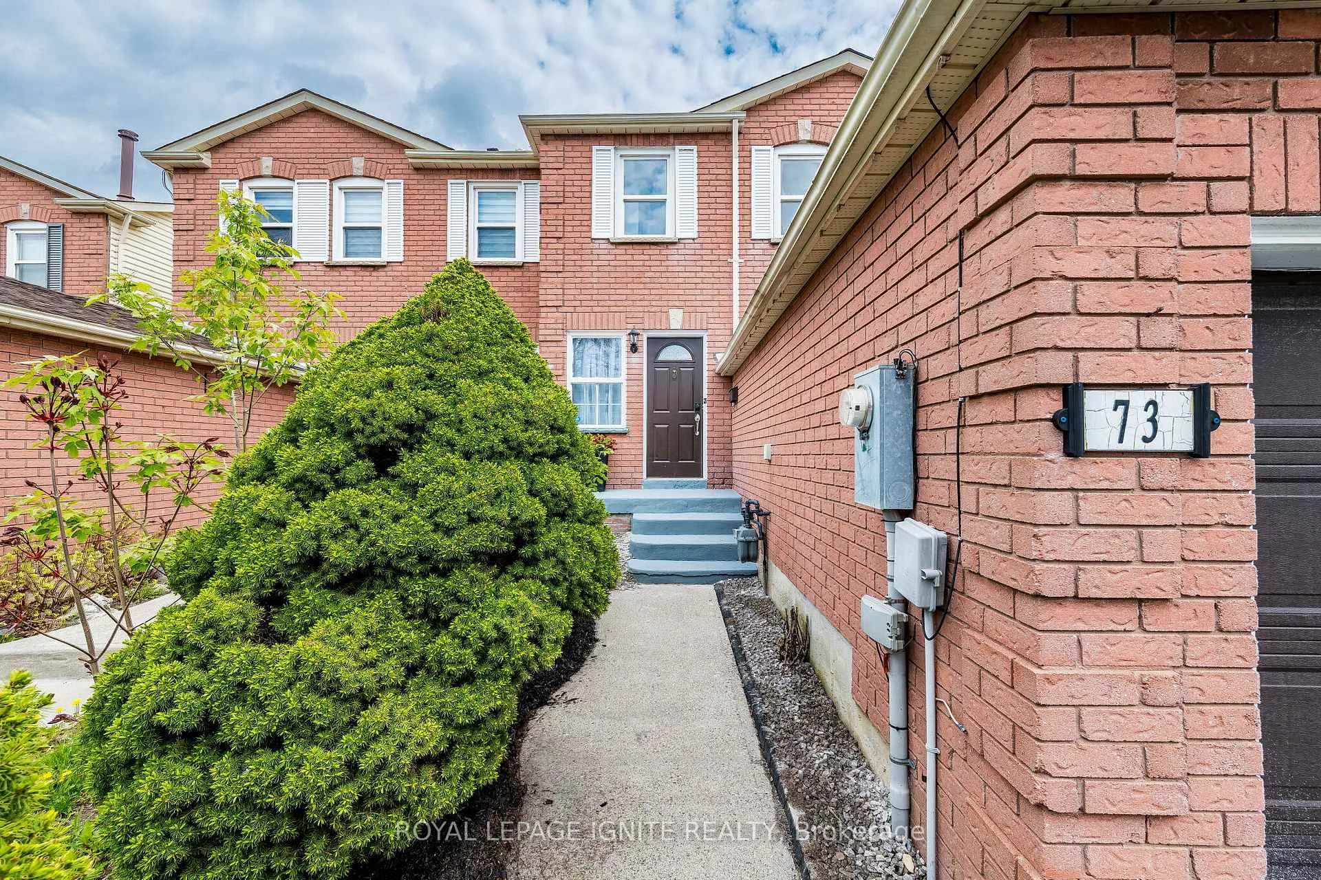 Photo 4 of 73 Cutters Crescent, Brampton, Fletcher's West — HOMEH