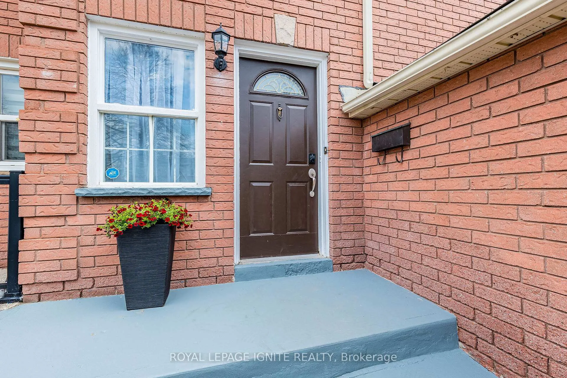 Photo 5 of 73 Cutters Crescent, Brampton, Fletcher's West — HOMEH