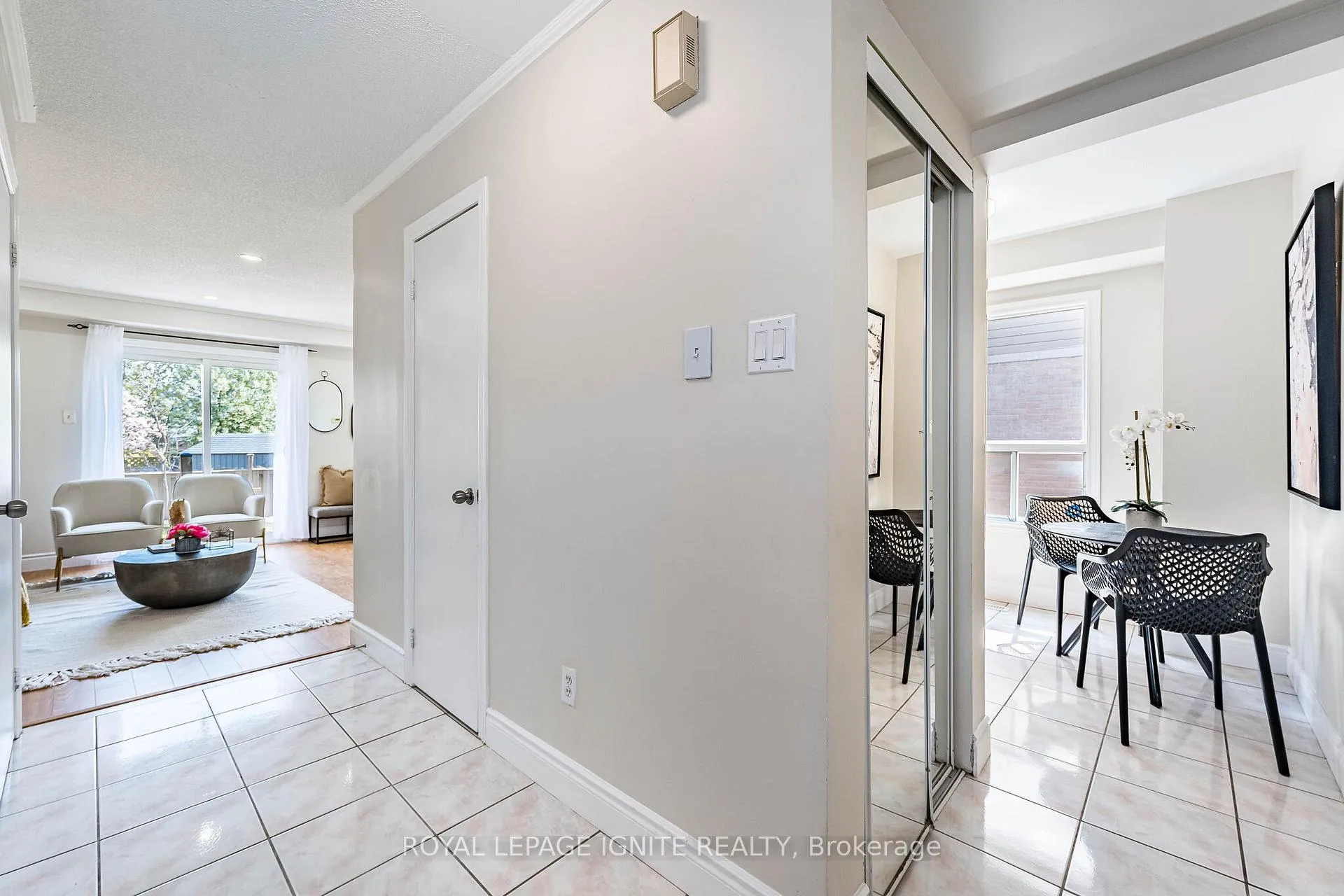 Photo 6 of 73 Cutters Crescent, Brampton, Fletcher's West — HOMEH